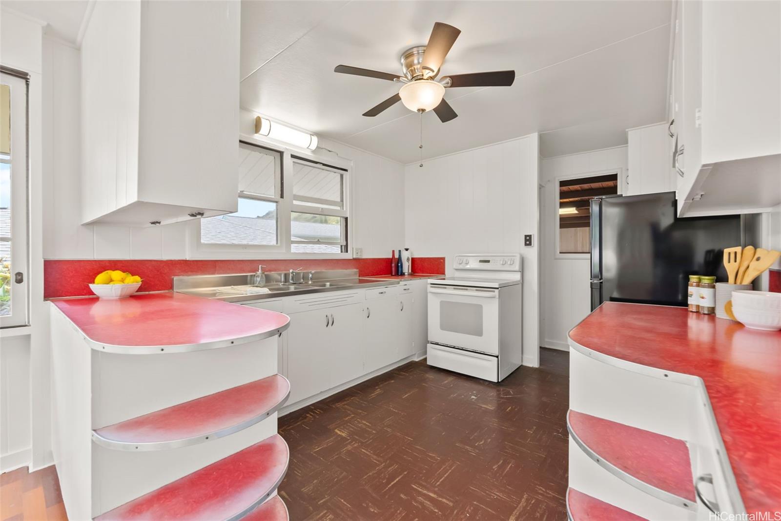 854  Hao Street Aina Haina Area, Diamond Head home - photo 7 of 25