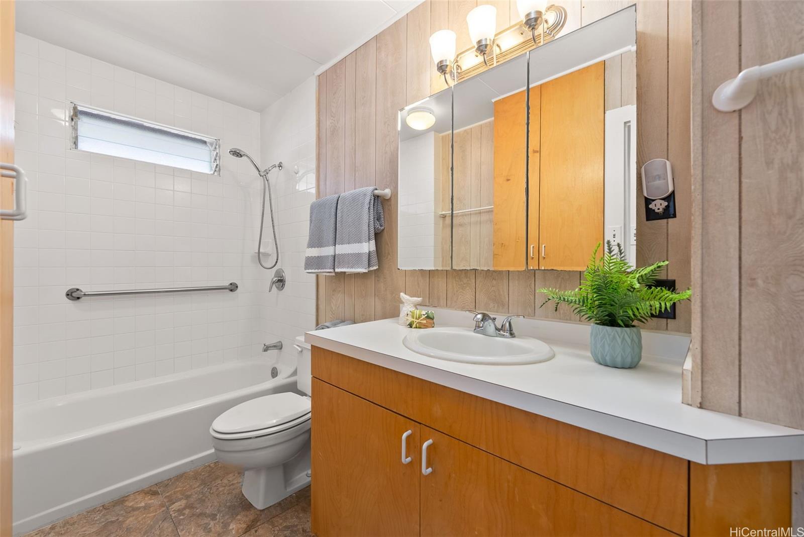 854  Hao Street Aina Haina Area, Diamond Head home - photo 10 of 25