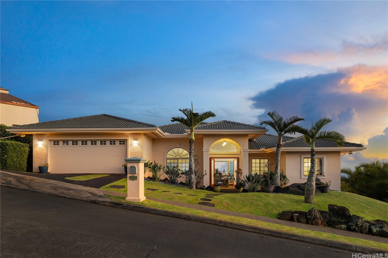 855 Ikena Circle , Honolulu, Hi 96821 Hawaii Loa Ridge