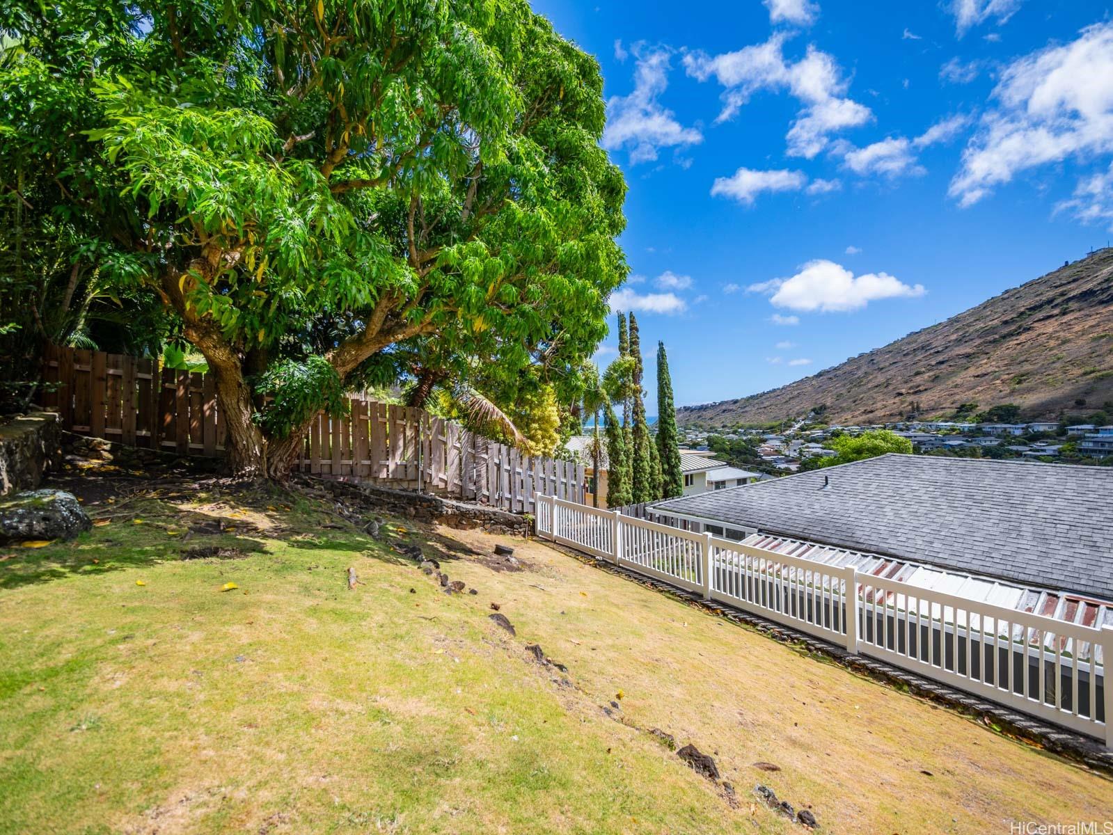 855  Kainoa Place Aina Haina Area, Diamond Head home - photo 23 of 25