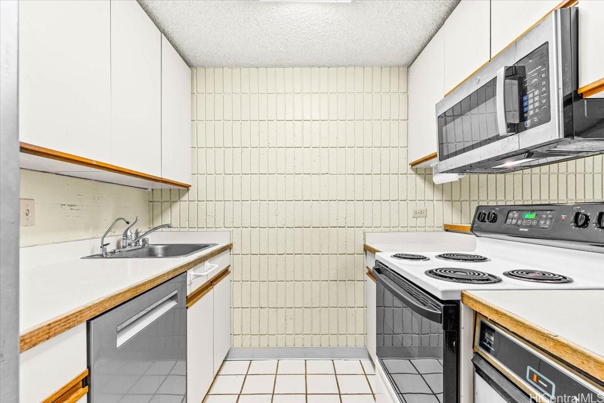 Crystal Park condo # 202, Honolulu, Hawaii - photo 12 of 25