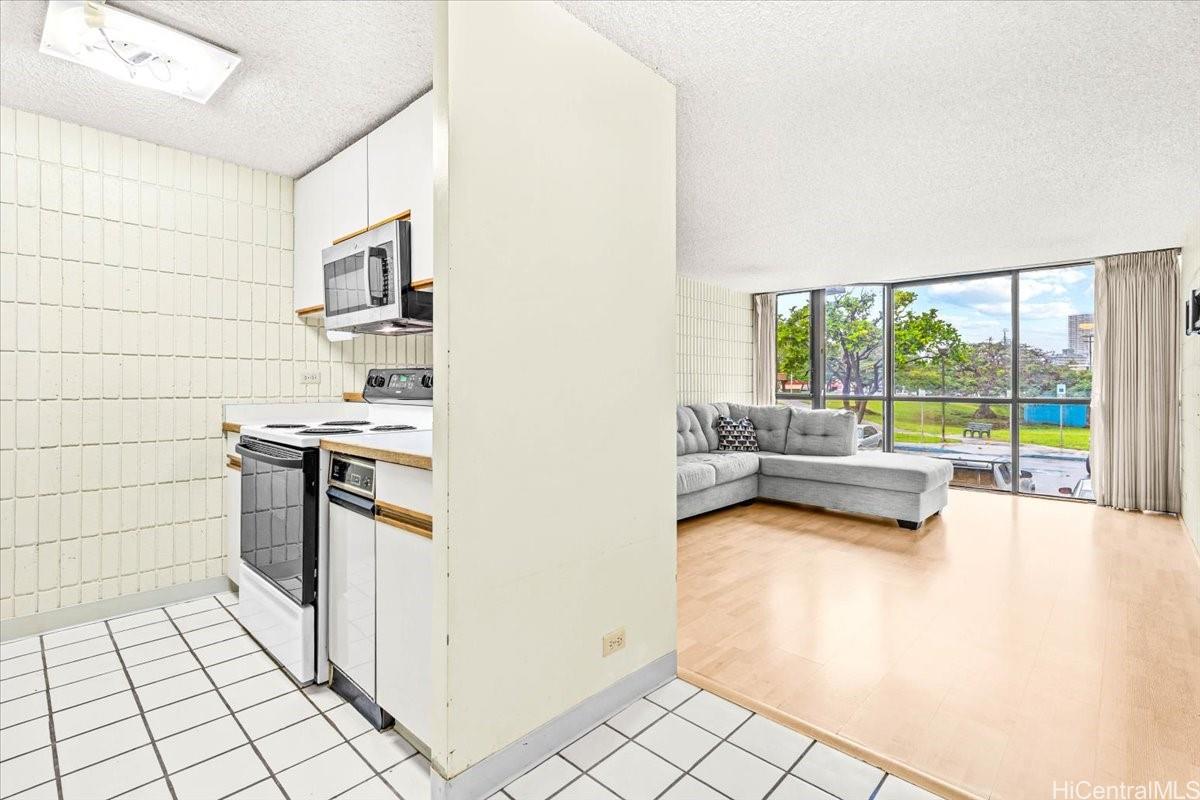 Crystal Park condo # 202, Honolulu, Hawaii - photo 7 of 25