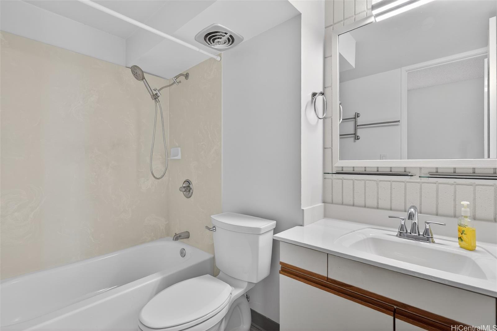 Crystal Park condo # 207, Honolulu, Hawaii - photo 11 of 19