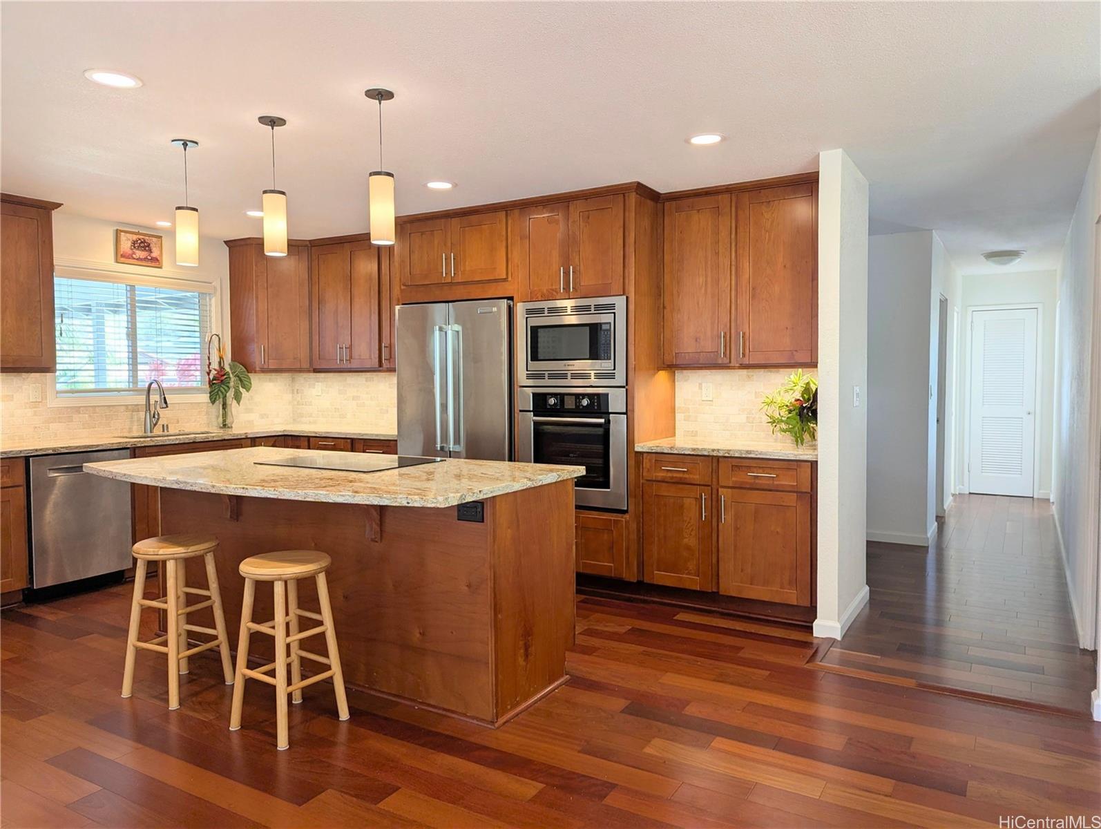 856  Kii Street Hahaione-lower, Hawaii Kai home - photo 2 of 25