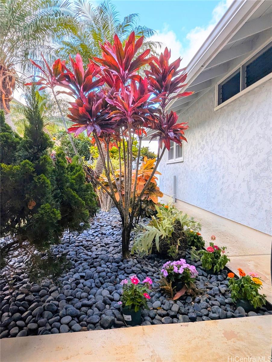 856  Kii Street Hahaione-lower, Hawaii Kai home - photo 23 of 25