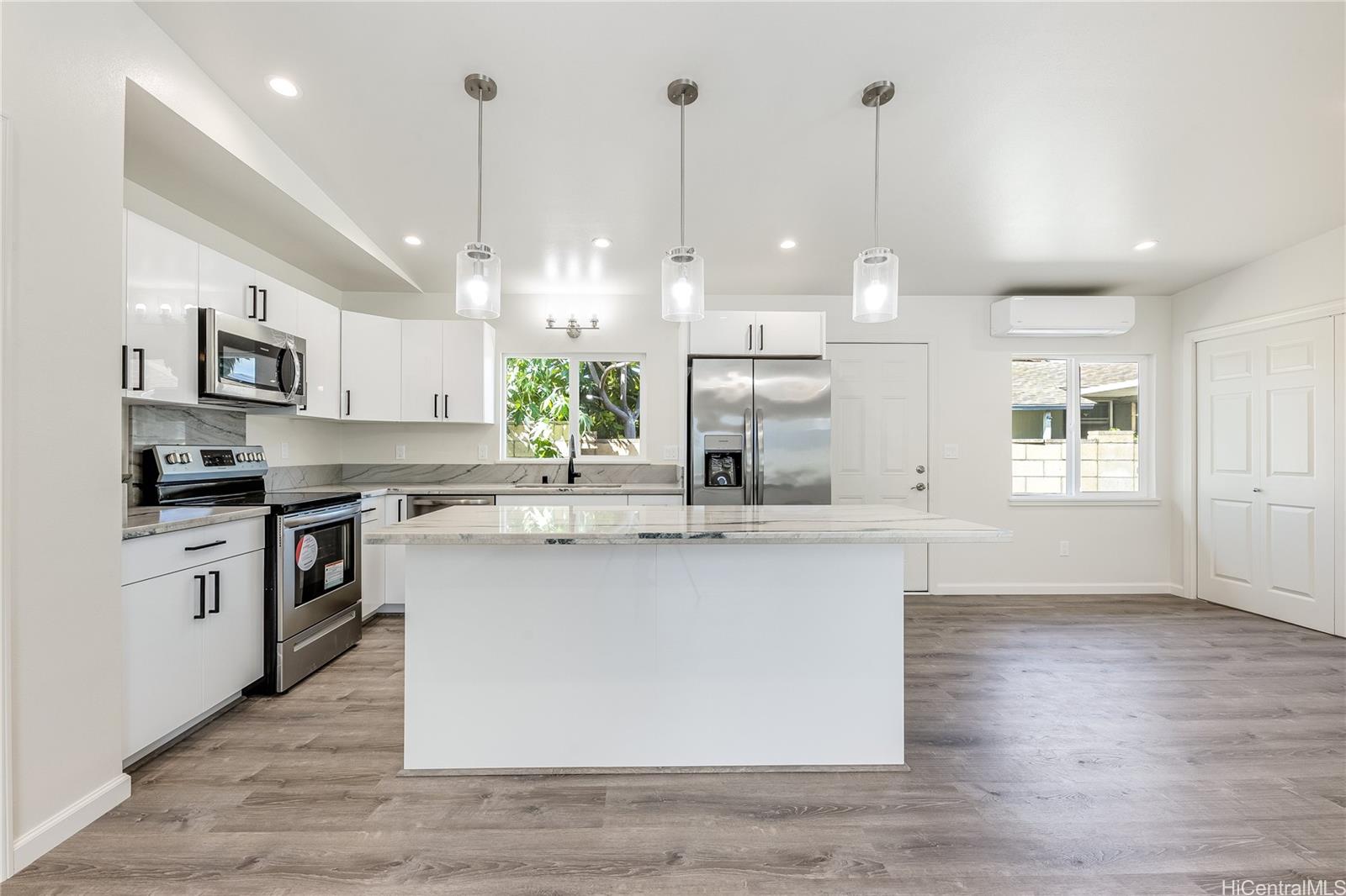 85-821  Lihue Street Waianae, Leeward home - photo 3 of 14