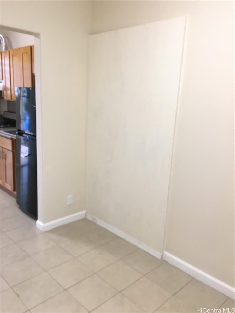 859 9th Ave Honolulu - Rental - photo 11 of 15