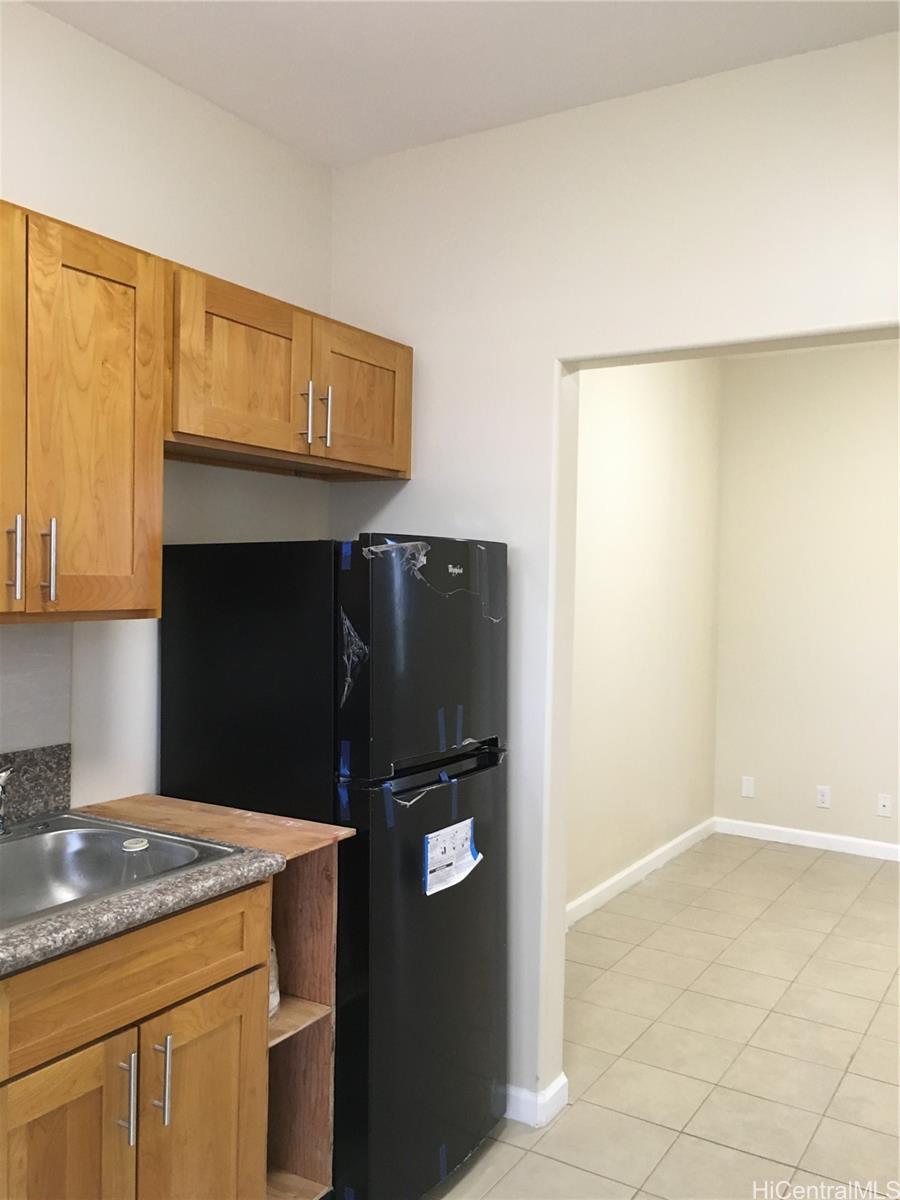 859 9th Ave Honolulu - Rental - photo 13 of 15