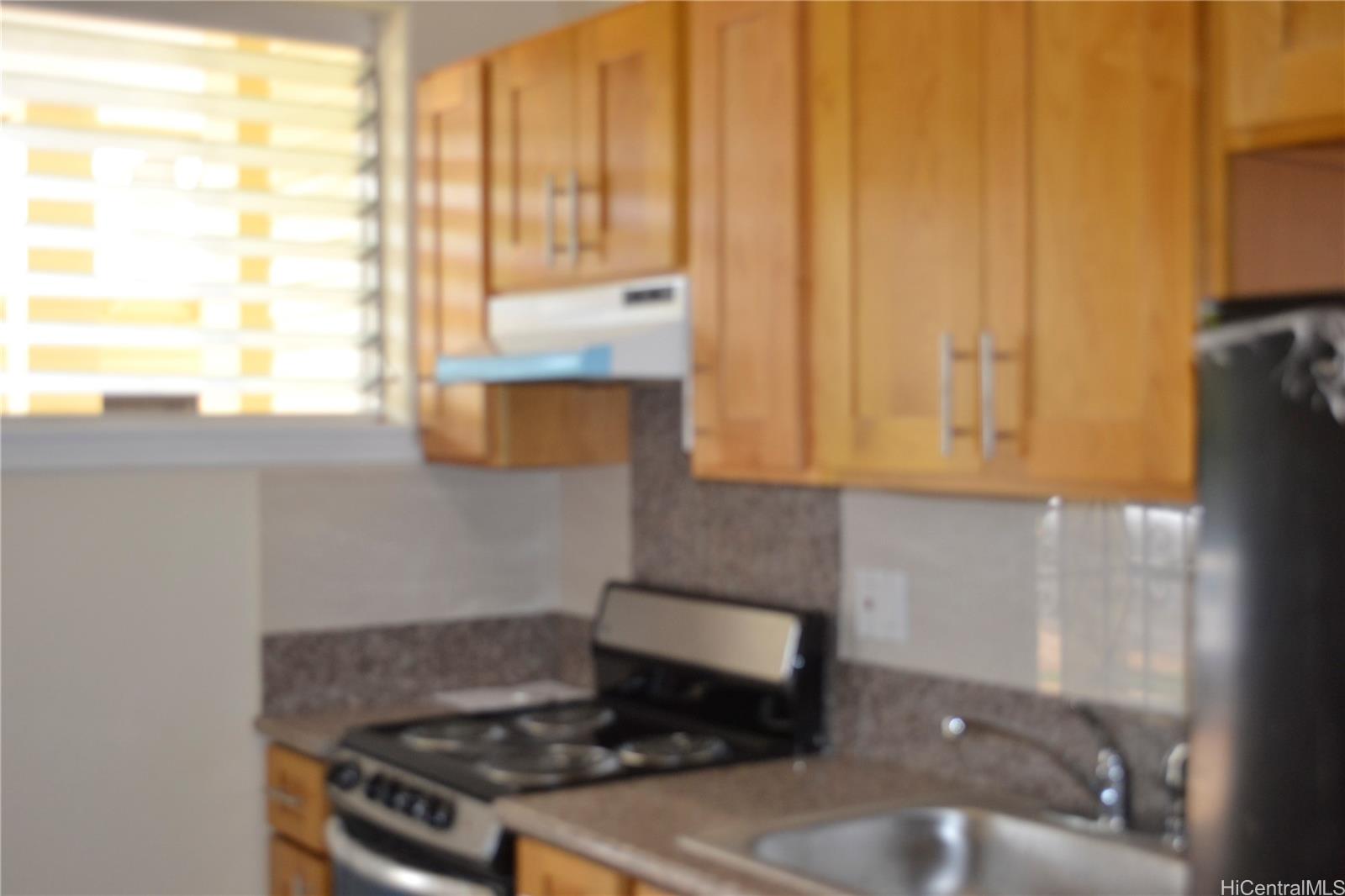 859 9th Ave Honolulu - Rental - photo 6 of 15