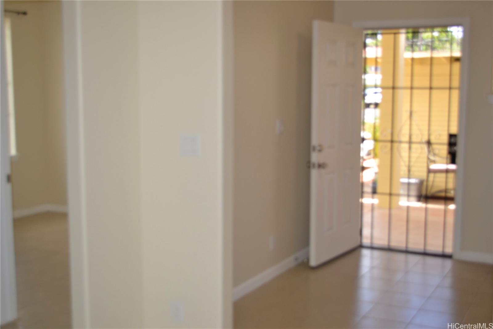 859 9th Ave Honolulu - Rental - photo 7 of 15