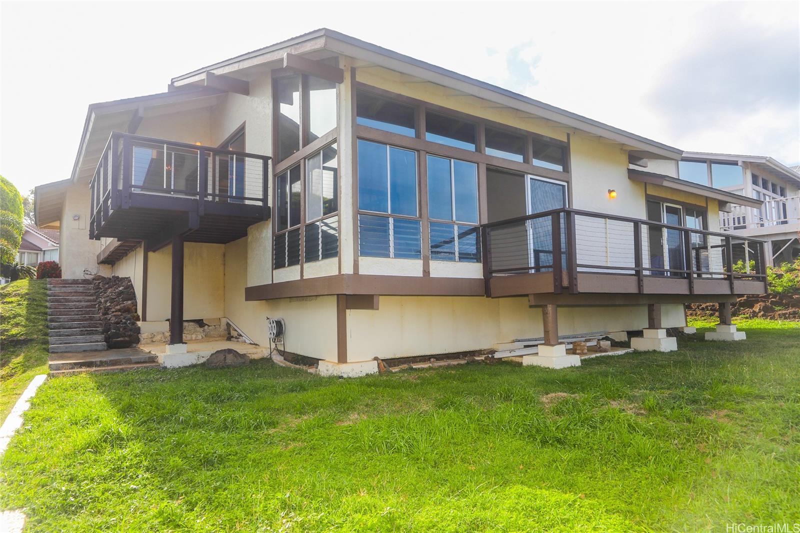 859  Kaluanui Road Mariners Ridge, Hawaii Kai home - photo 16 of 25