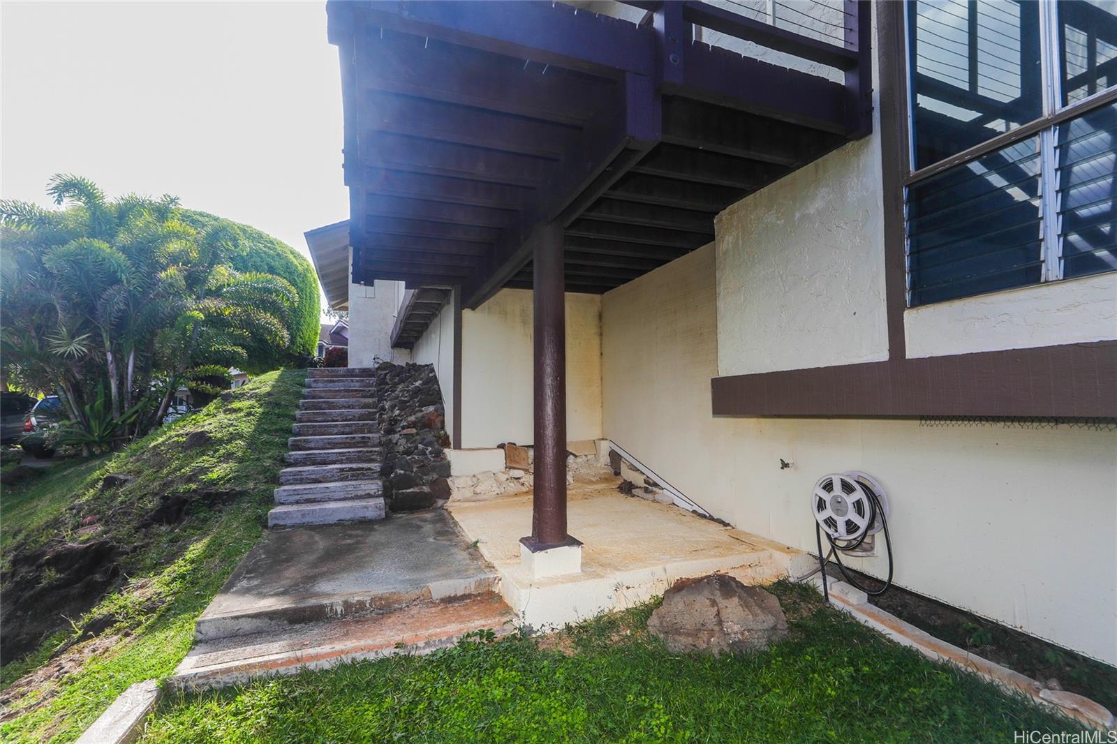 859  Kaluanui Road Mariners Ridge, Hawaii Kai home - photo 19 of 25