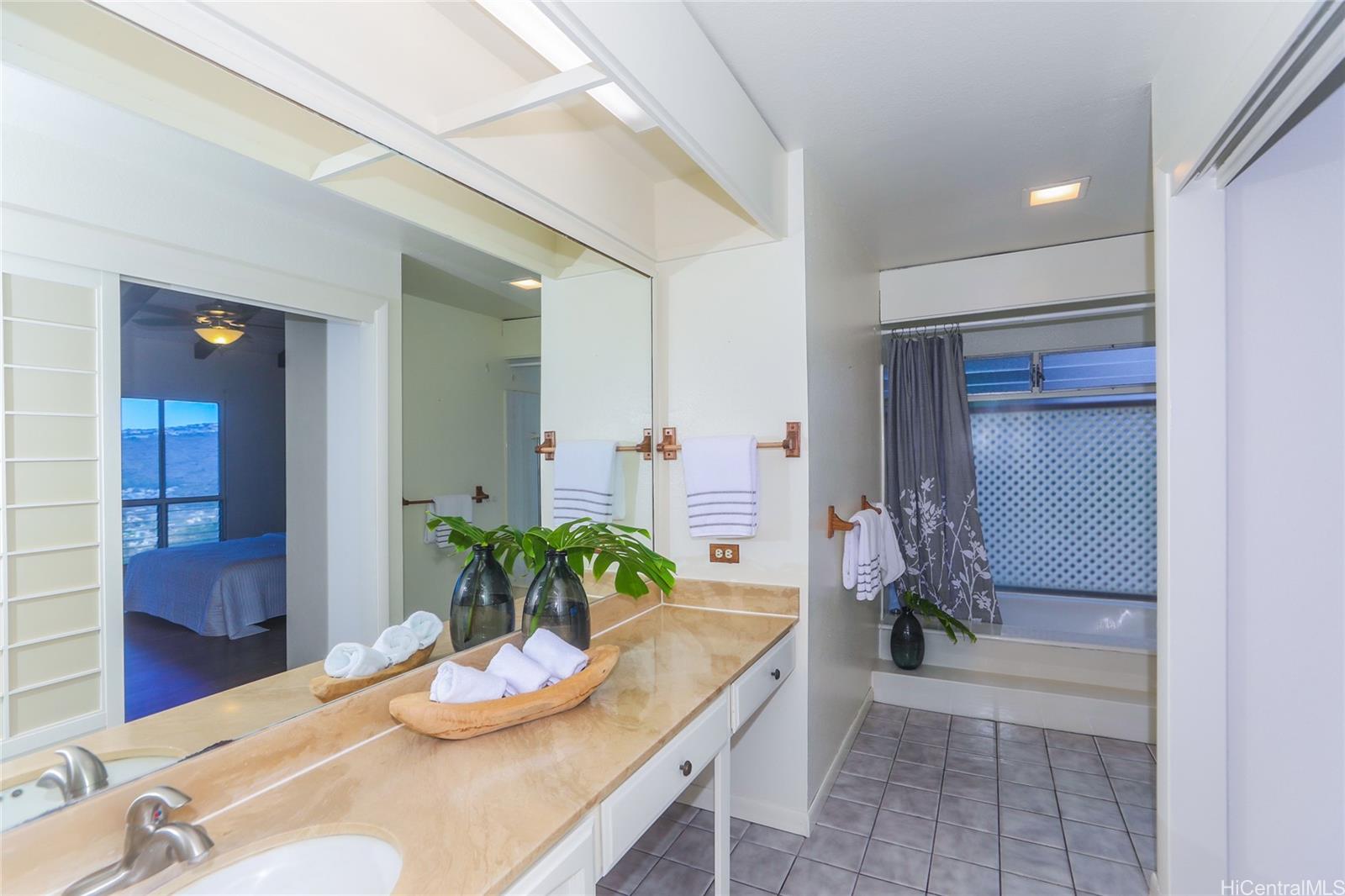 859  Kaluanui Road Mariners Ridge, Hawaii Kai home - photo 10 of 25