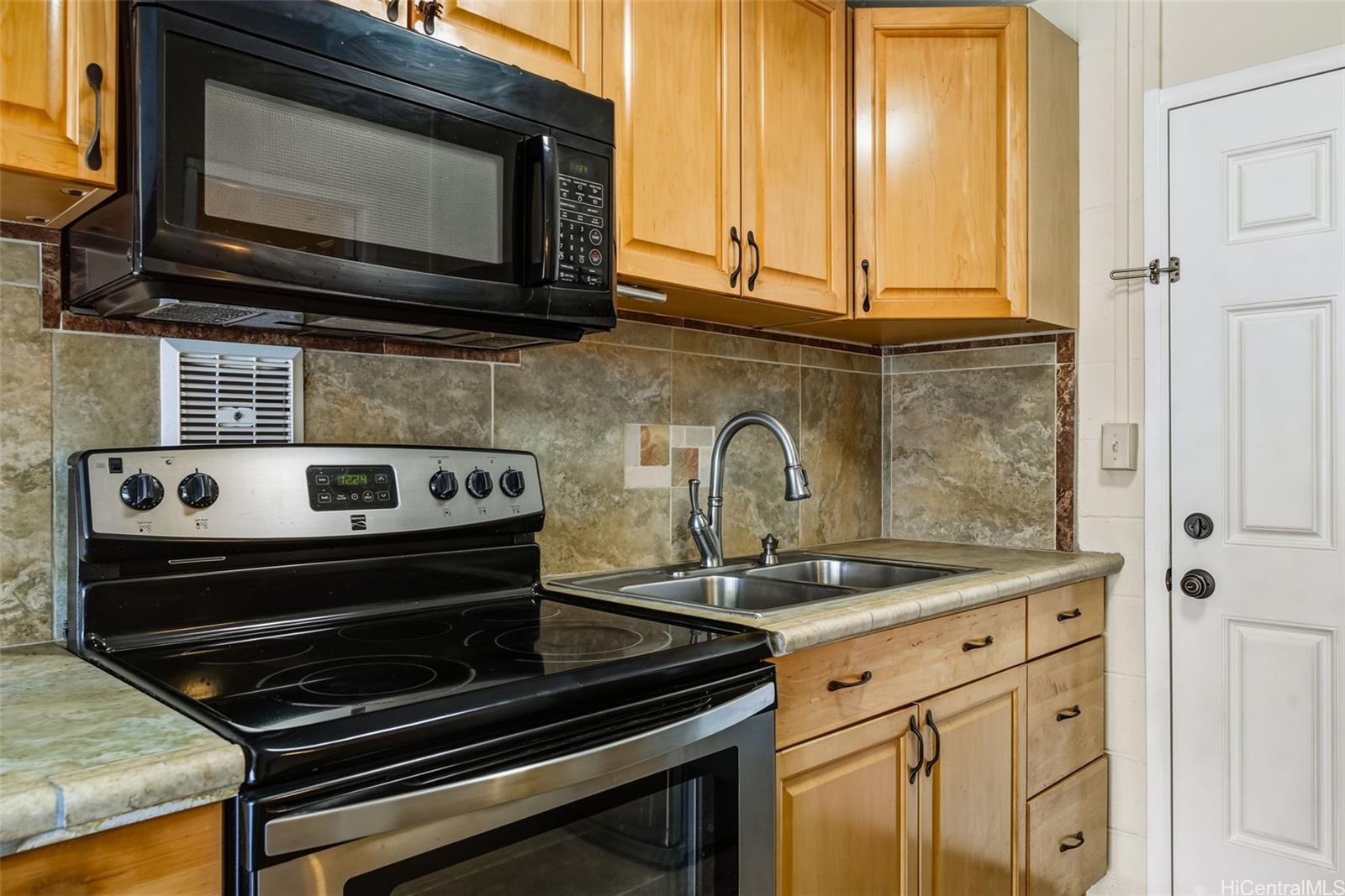 Pokai Bay Beach Cabanas condo # 417, Waianae, Hawaii - photo 7 of 16