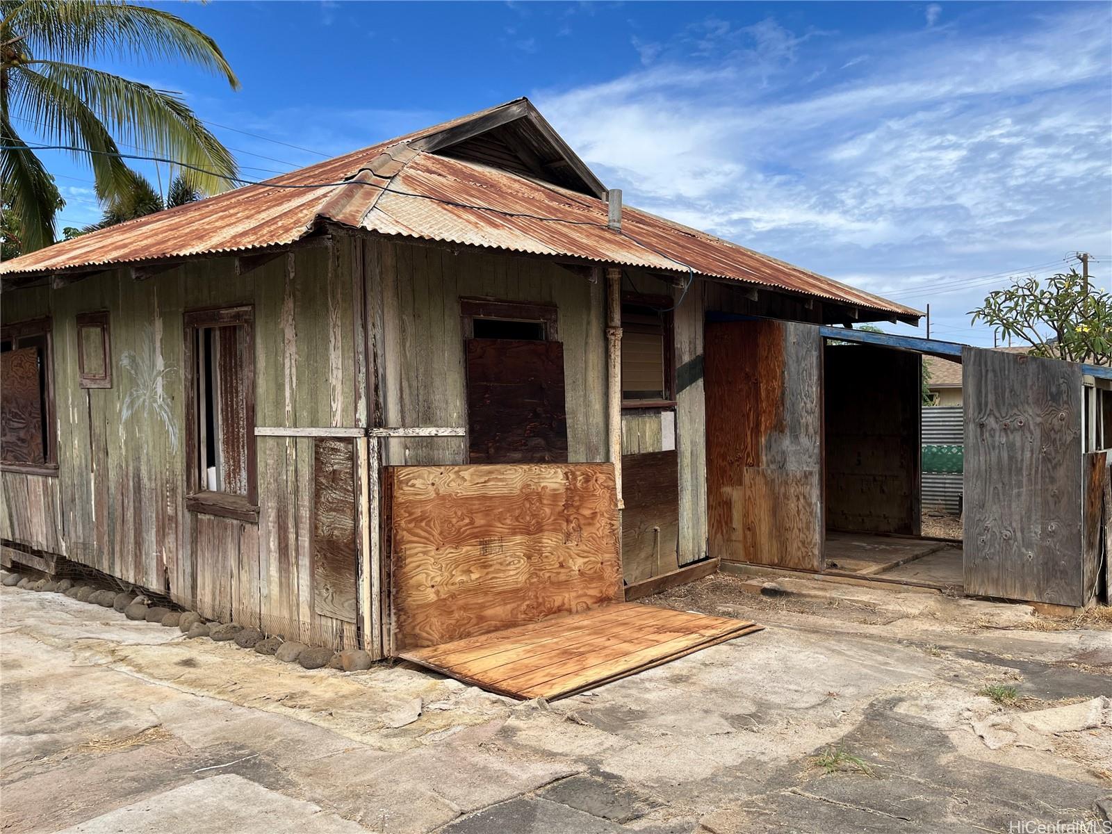 85-984  Farrington Hwy Waianae, Leeward home - photo 2 of 3