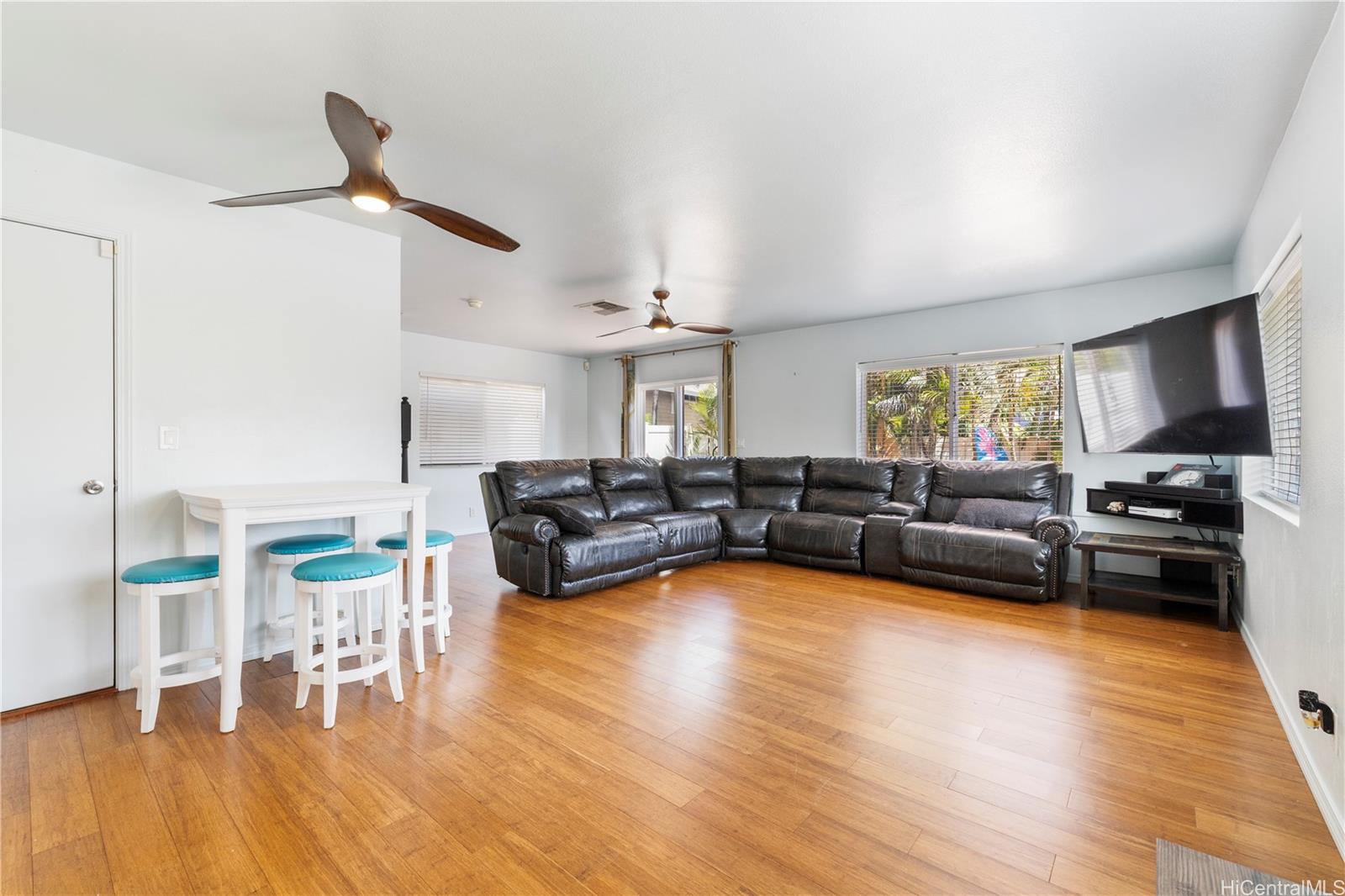 87-1018  Kahiwelola Street Maili, Leeward home - photo 2 of 24