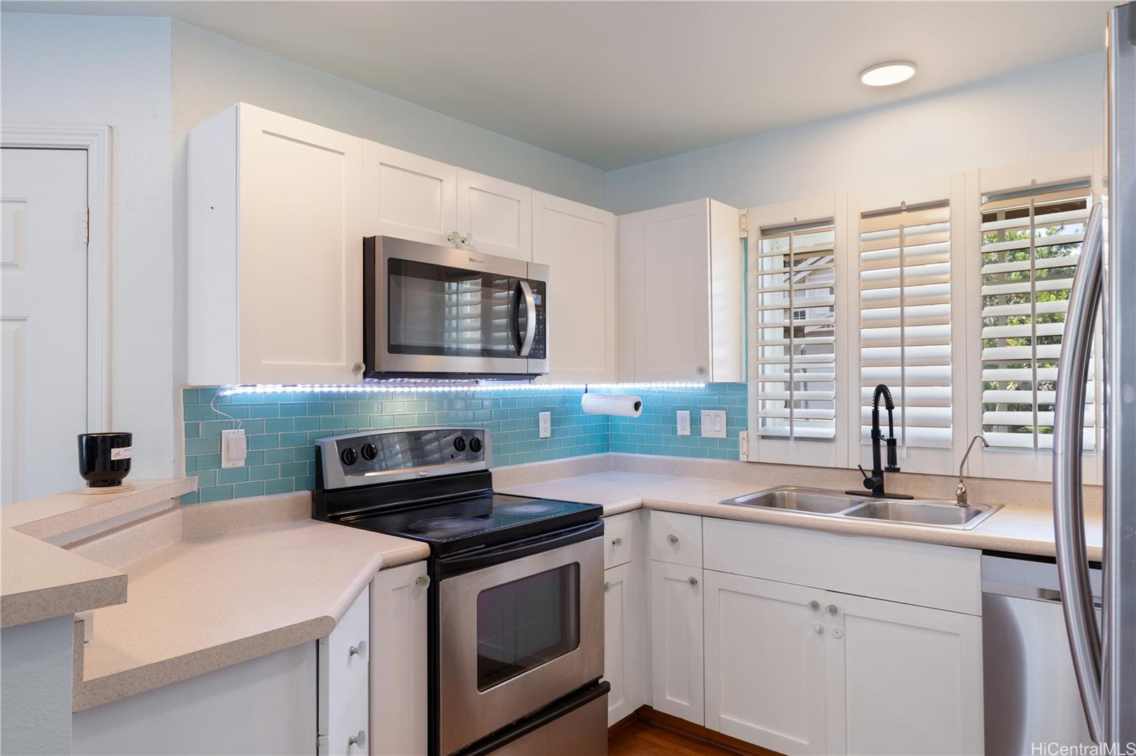 87-1018  Kahiwelola Street Maili, Leeward home - photo 3 of 24