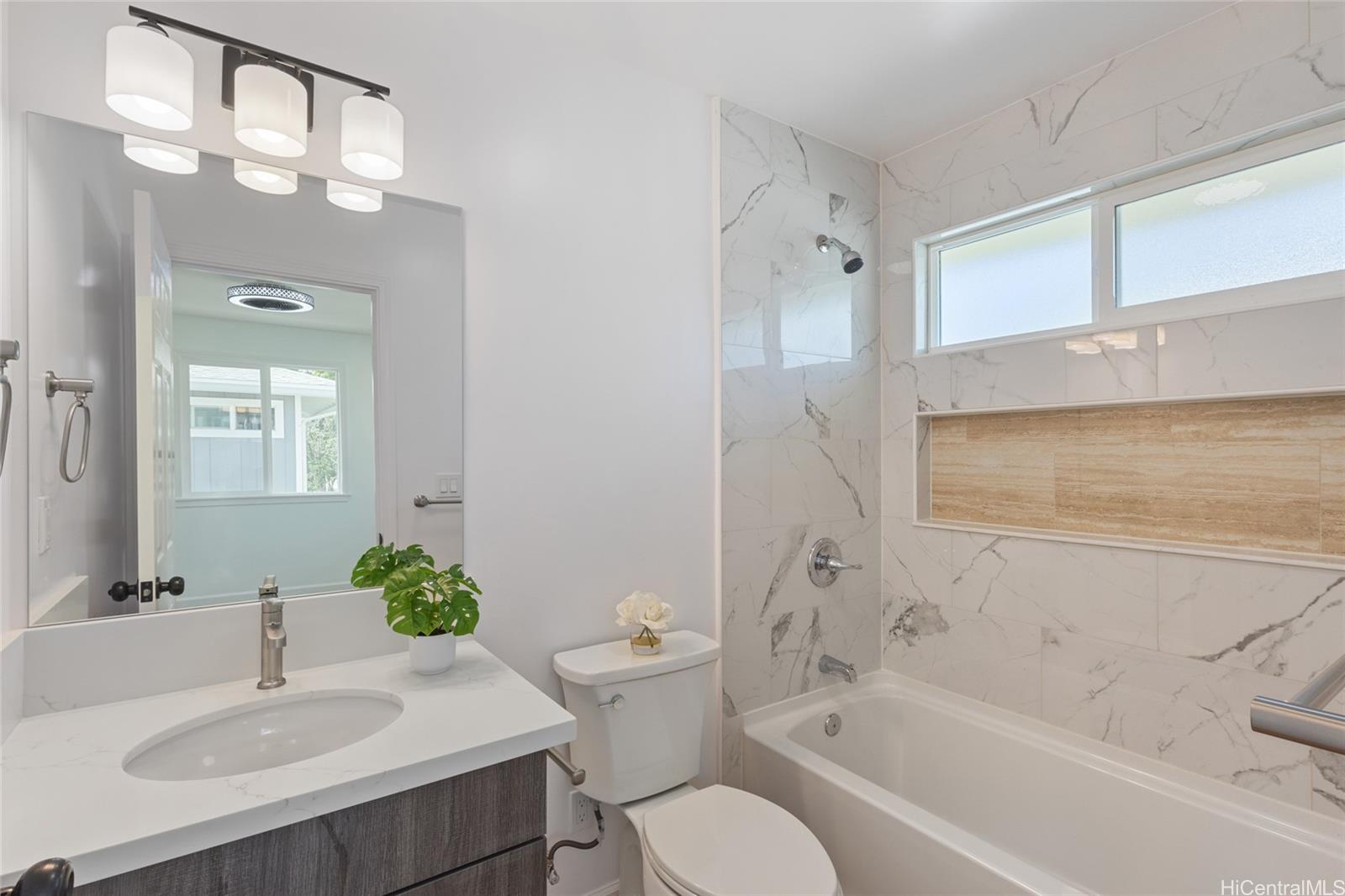 87-102  Kulaaupuni Street Maili, Leeward home - photo 12 of 25