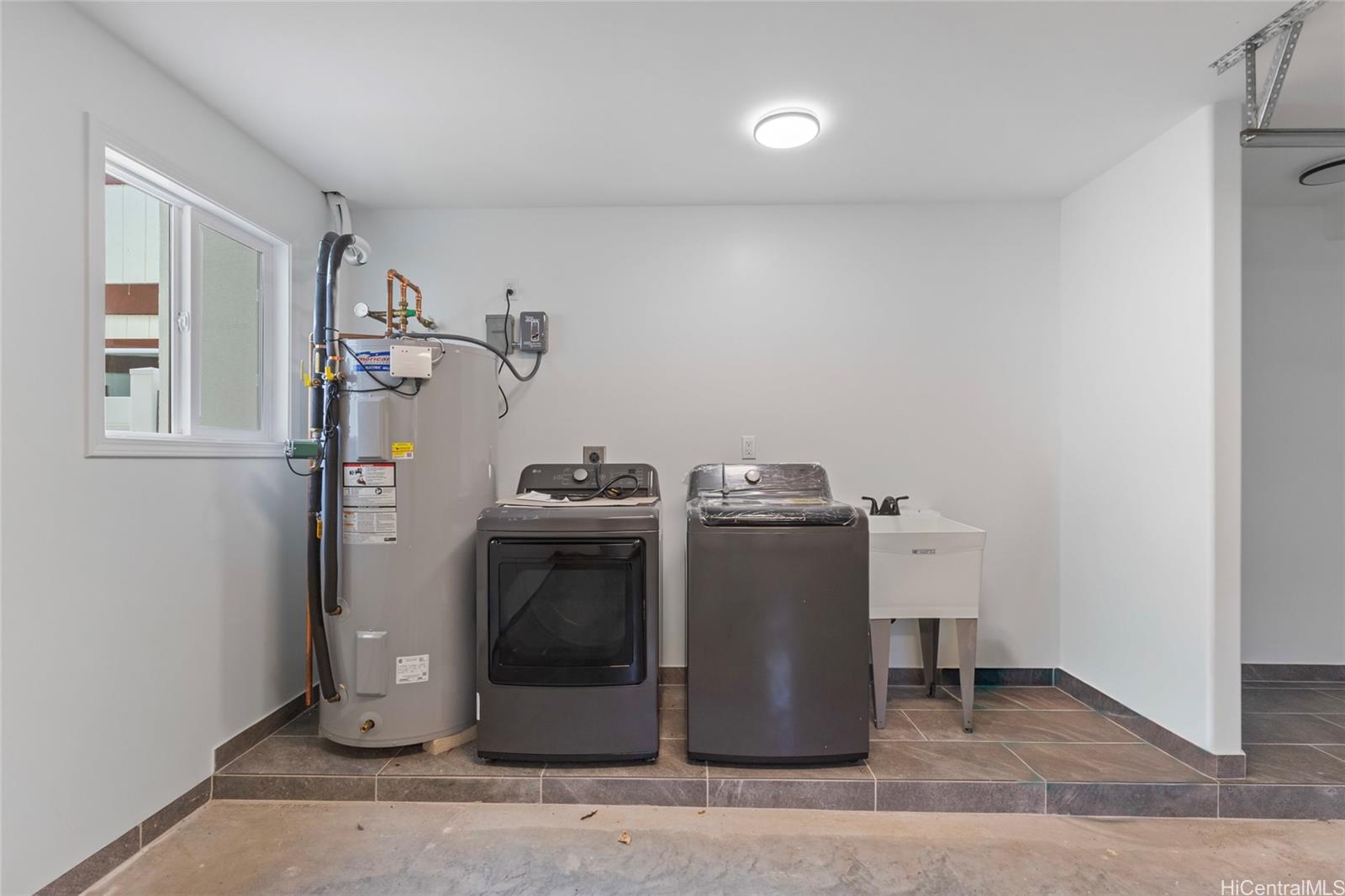 87-102  Kulaaupuni Street Maili, Leeward home - photo 18 of 25