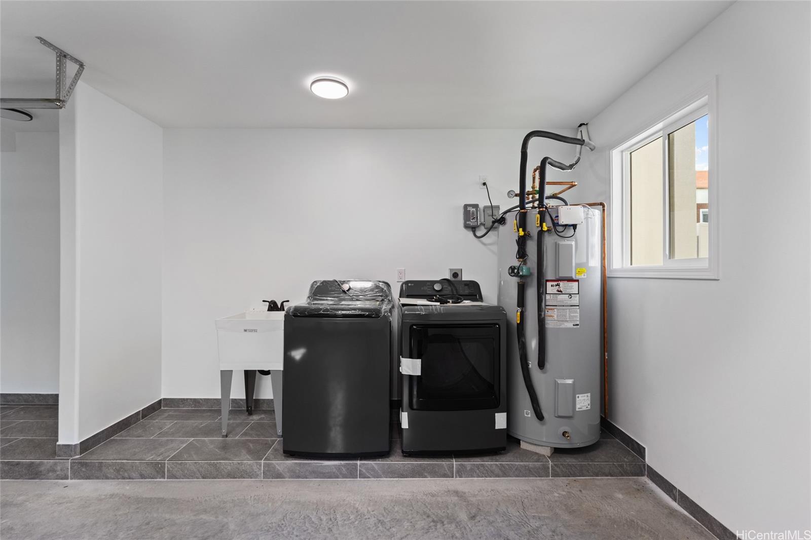 87-102  Kulaaupuni Street Maili, Leeward home - photo 18 of 25