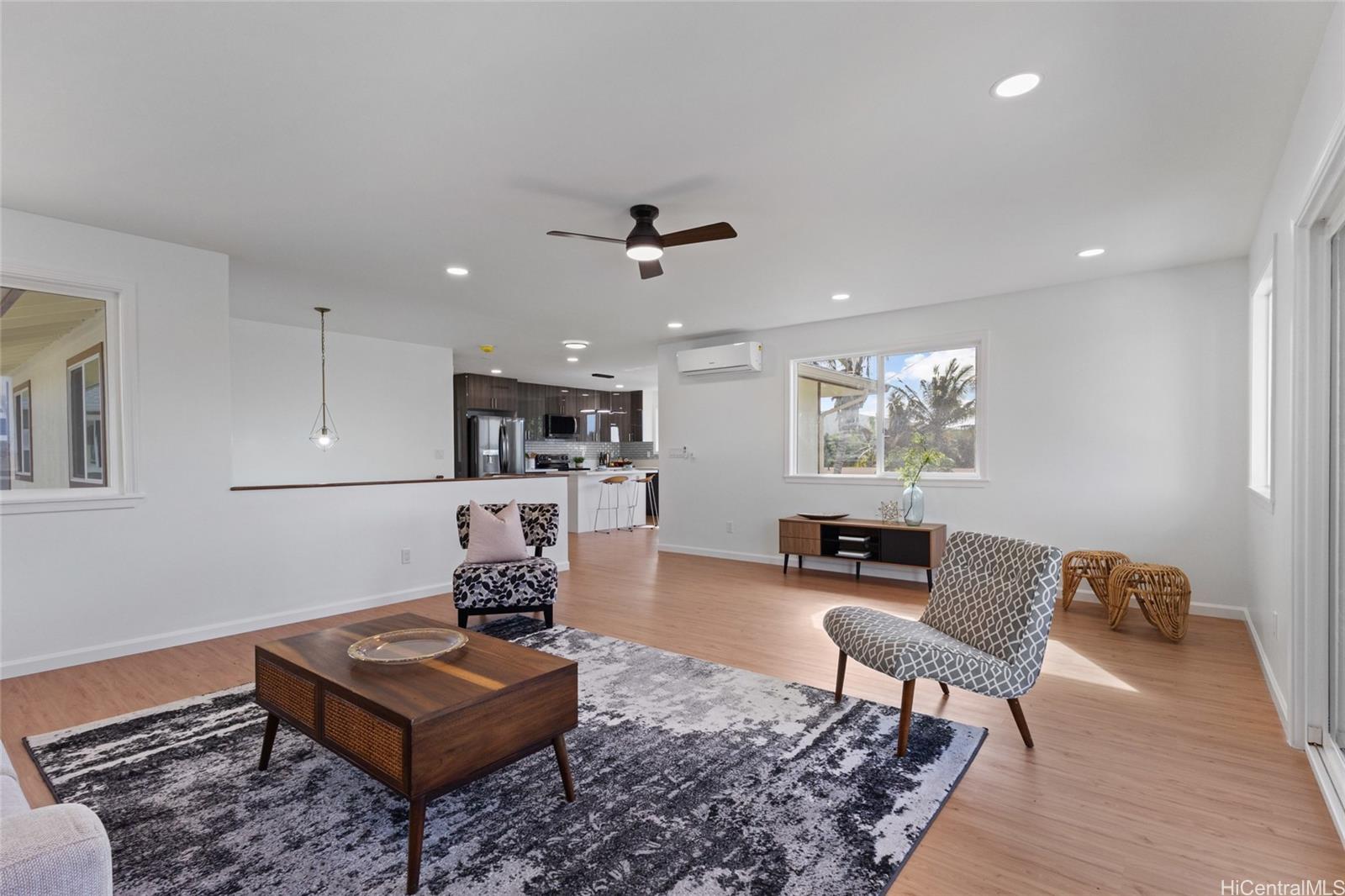 87-102  Kulaaupuni Street Maili, Leeward home - photo 3 of 25