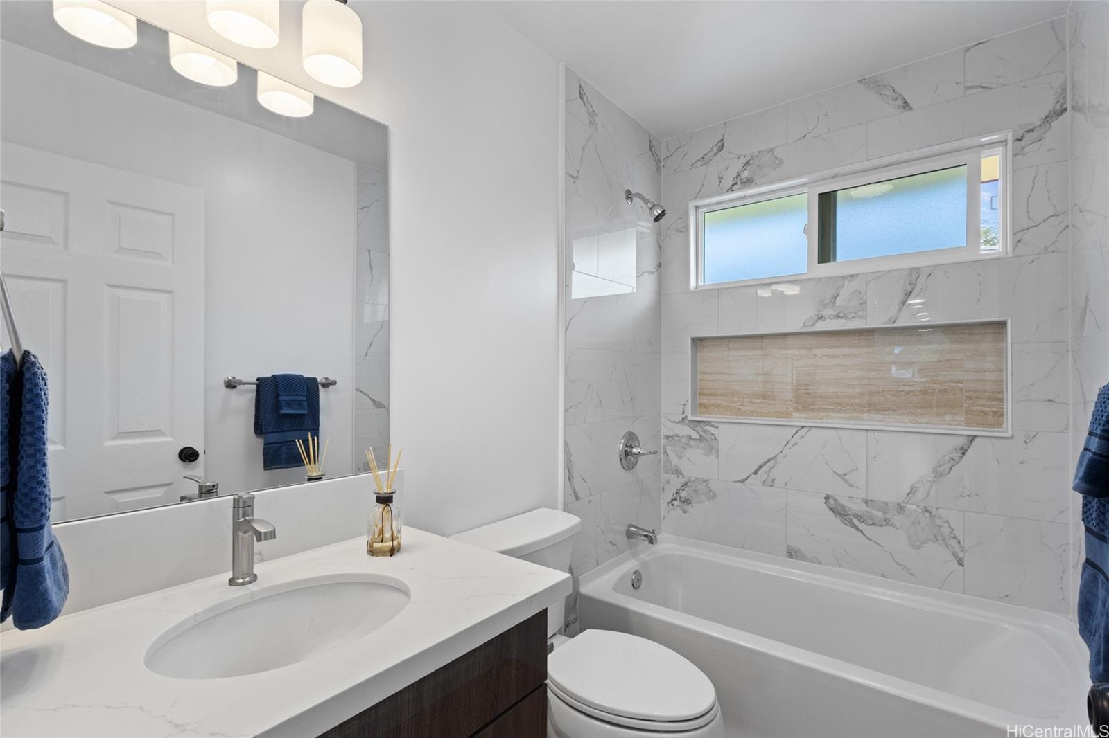 87-102  Kulaaupuni Street Maili, Leeward home - photo 7 of 25