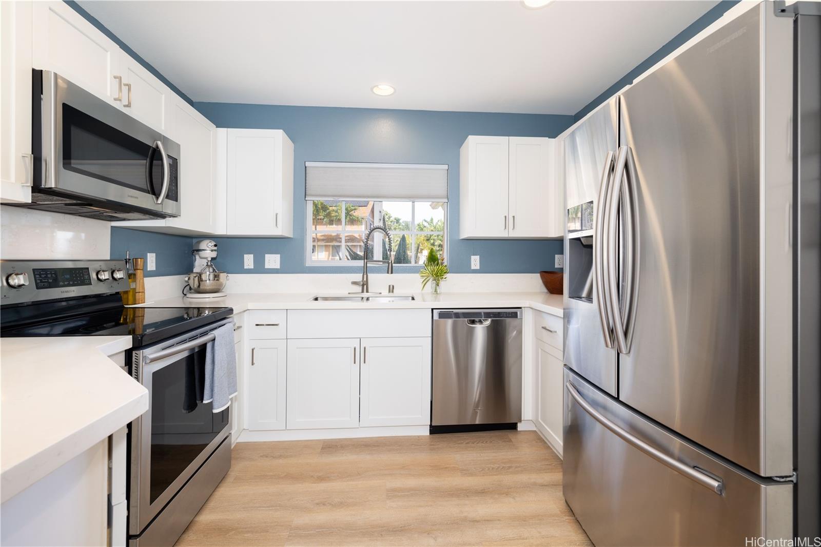 87-1022  Kahiwelola Street Maili, Leeward home - photo 3 of 25