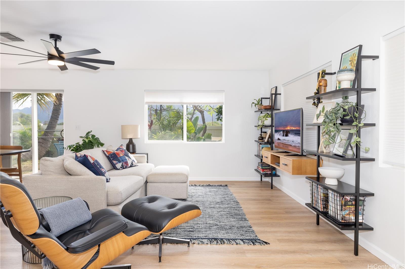 87-1022  Kahiwelola Street Maili, Leeward home - photo 5 of 25