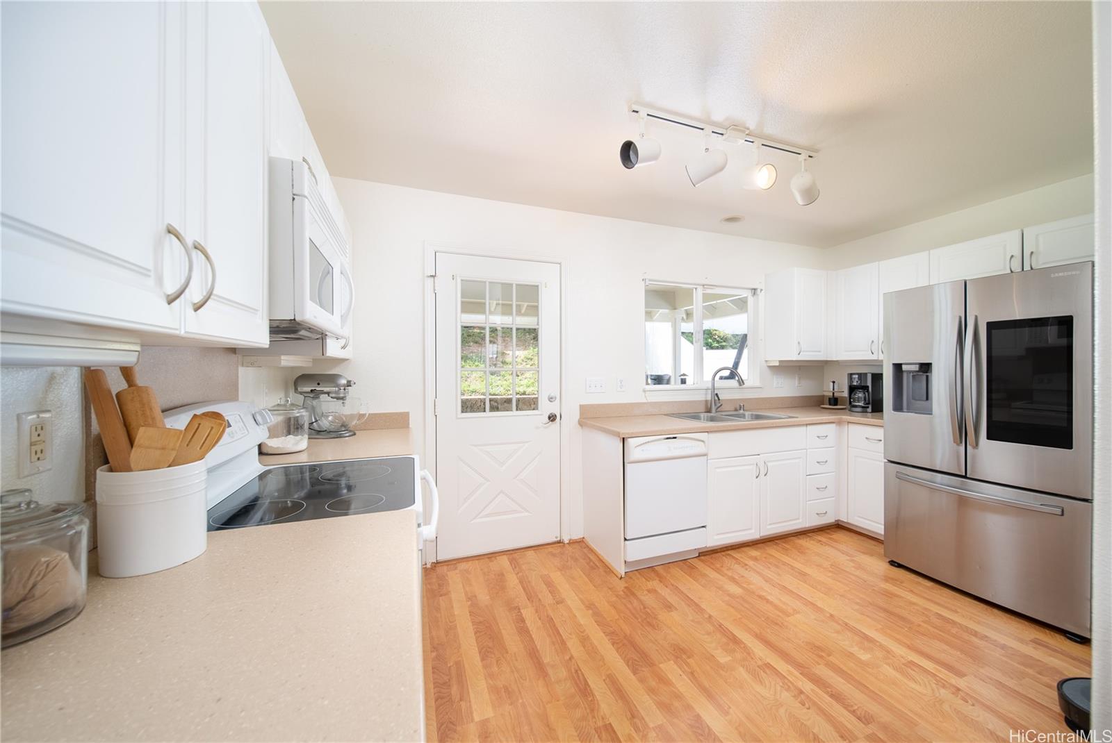 87-1041  Huamoa Street Maili Sea-palekai, Leeward home - photo 6 of 25