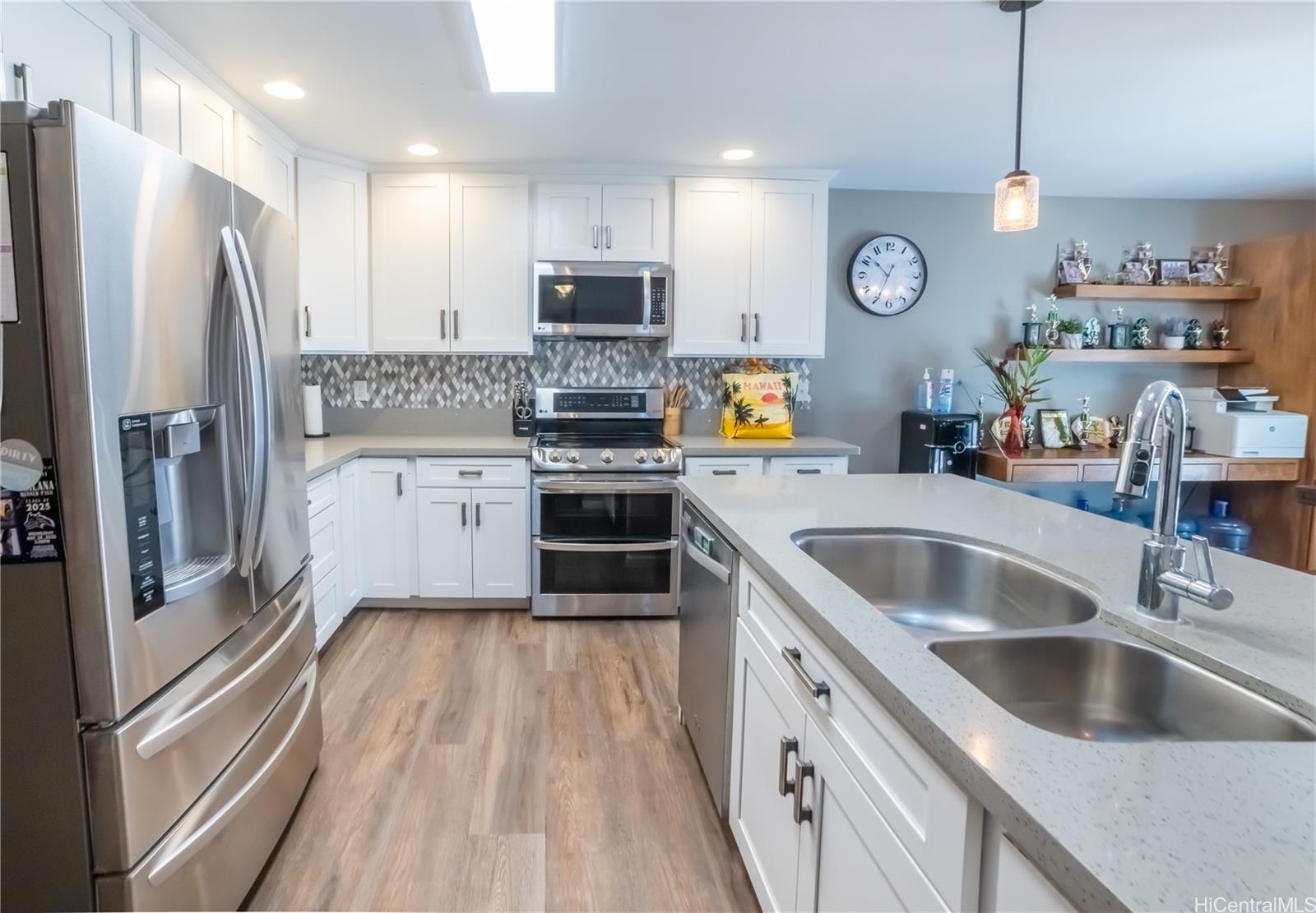 87-107 Kulaaupuni Street townhouse # 2, Waianae, Hawaii - photo 3 of 23