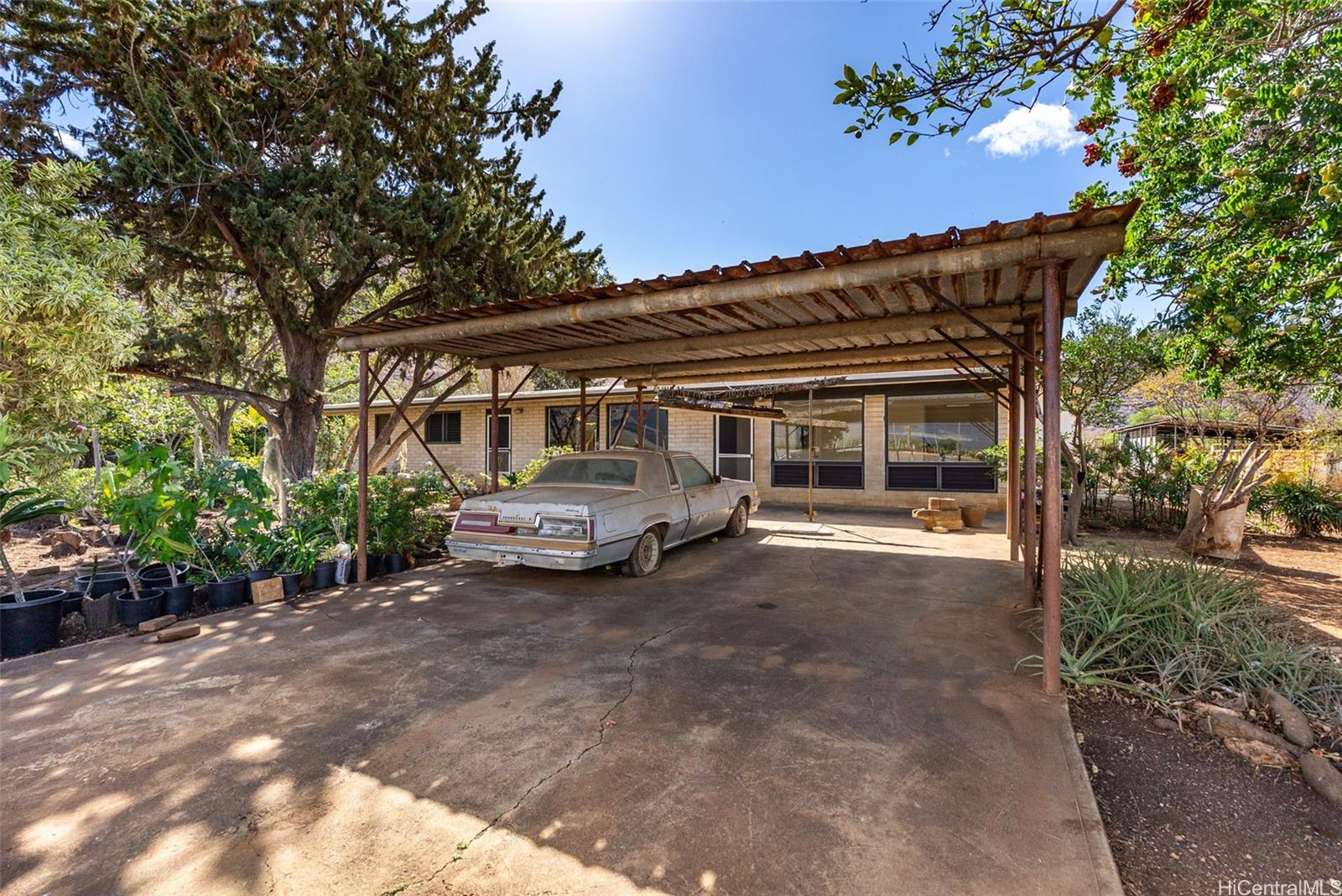 87-1087  Apuupuu Road Maili, Leeward home - photo 3 of 25