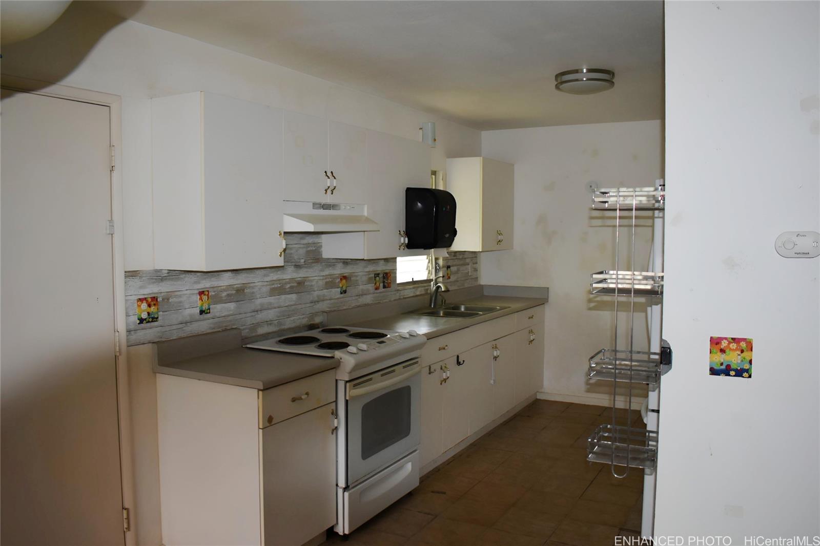 87-133  Pelanaki Street Maili, Leeward home - photo 6 of 12