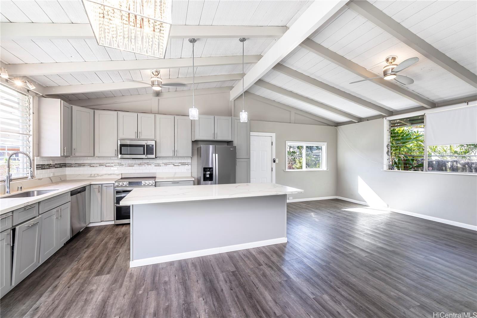 87-144  Keliikipi St Maili, Leeward home - photo 2 of 24