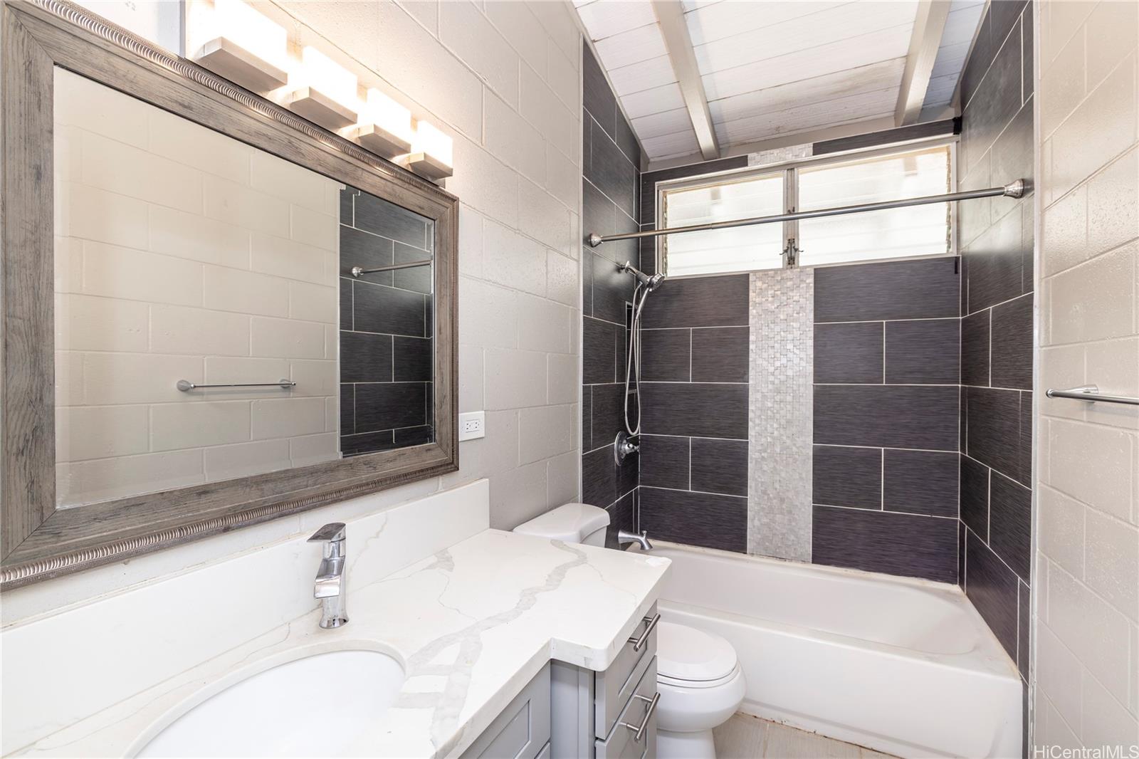 87-144  Keliikipi St Maili, Leeward home - photo 7 of 24