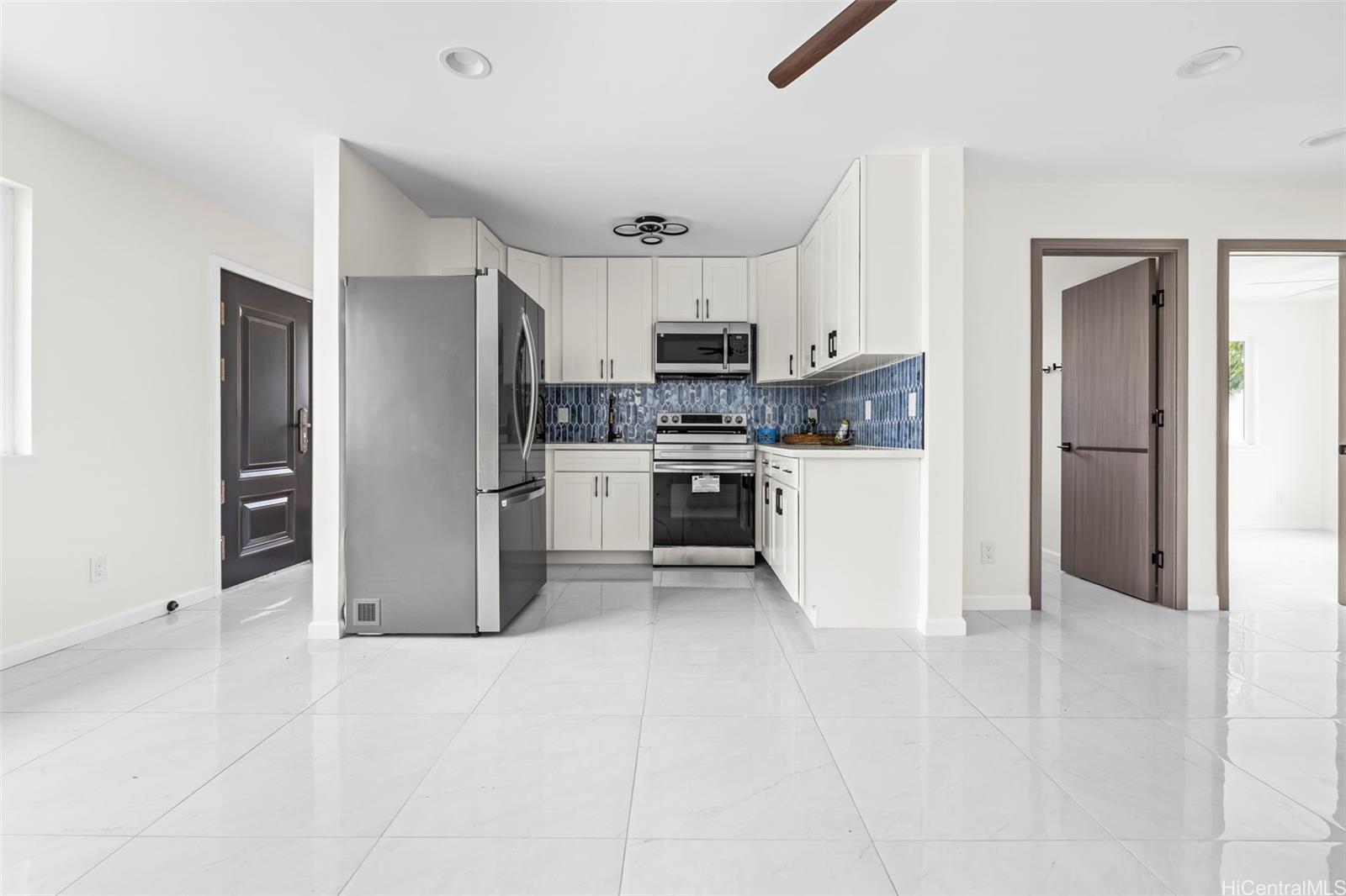 87-1474 A  Akowai Rd Maili, Leeward home - photo 2 of 17