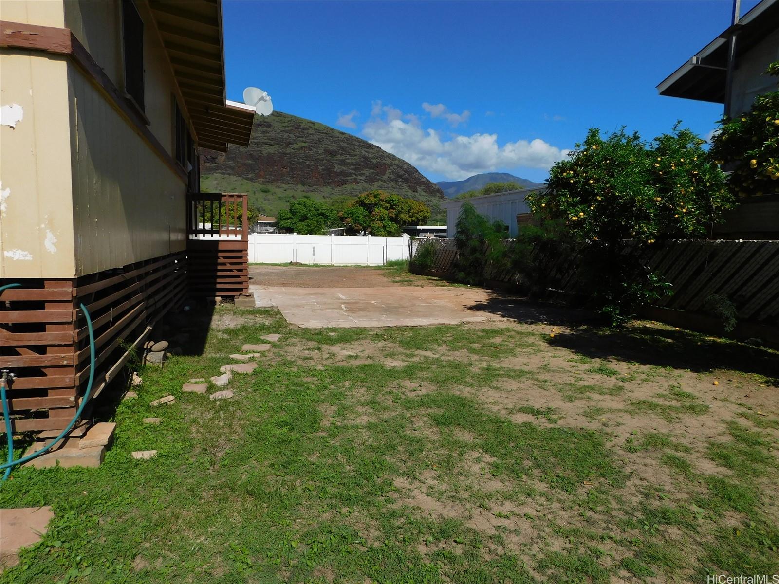 87-151  Kulaaupuni Street Maili, Leeward home - photo 2 of 11