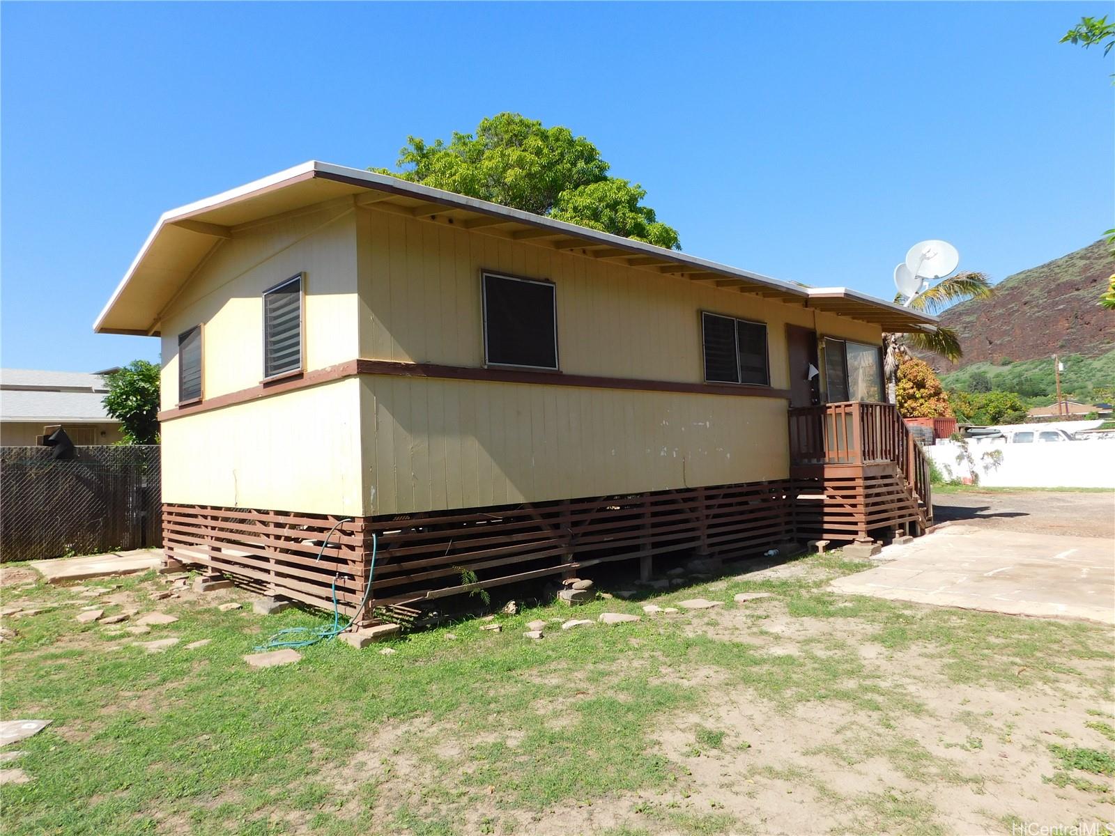 87-151  Kulaaupuni Street Maili, Leeward home - photo 3 of 11
