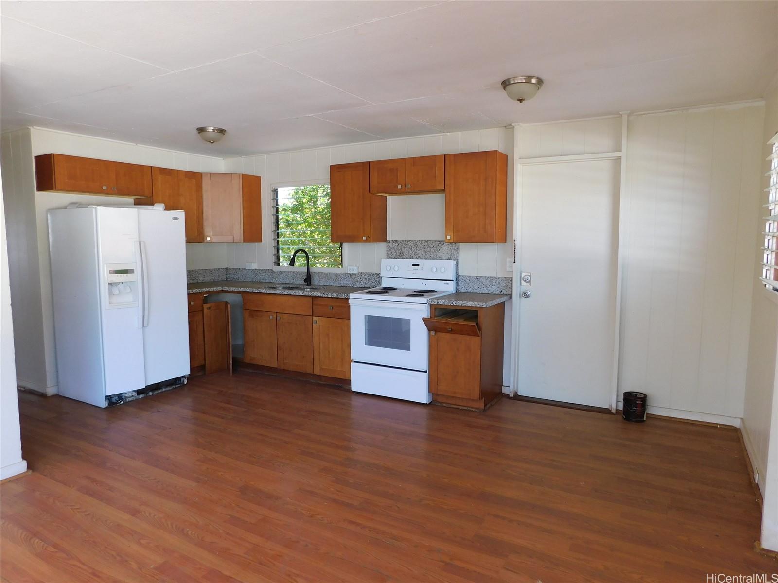 87-151  Kulaaupuni Street Maili, Leeward home - photo 4 of 11