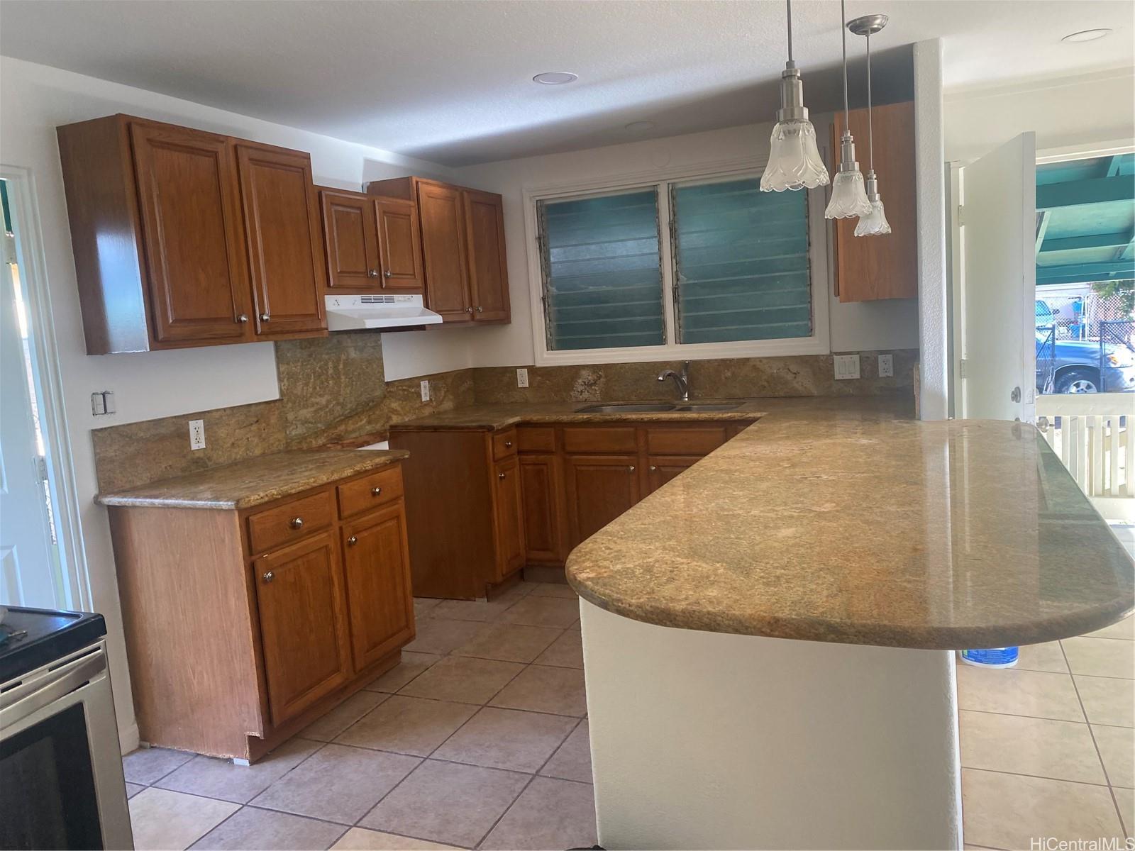 87-170  Maliona Street Maili, Leeward home - photo 4 of 21