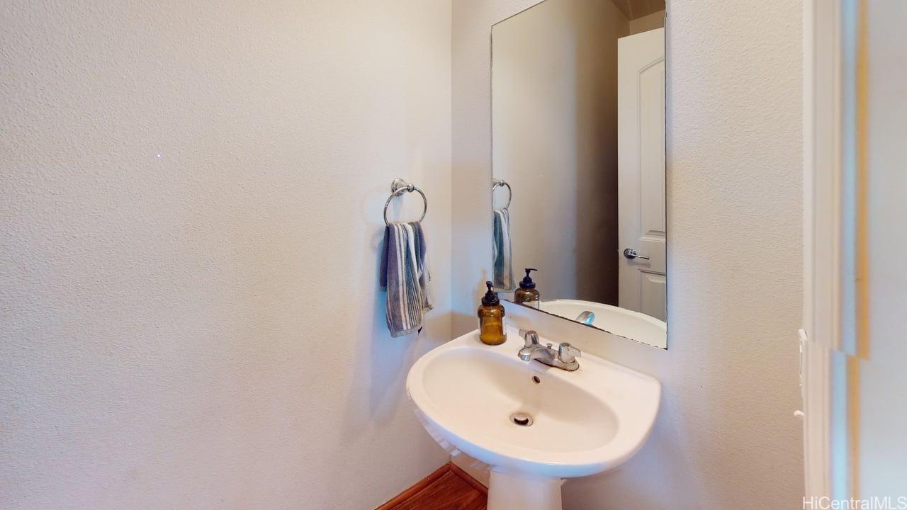 87-1719  Mokila Street Maili Sea-makalae 1, Leeward home - photo 7 of 17