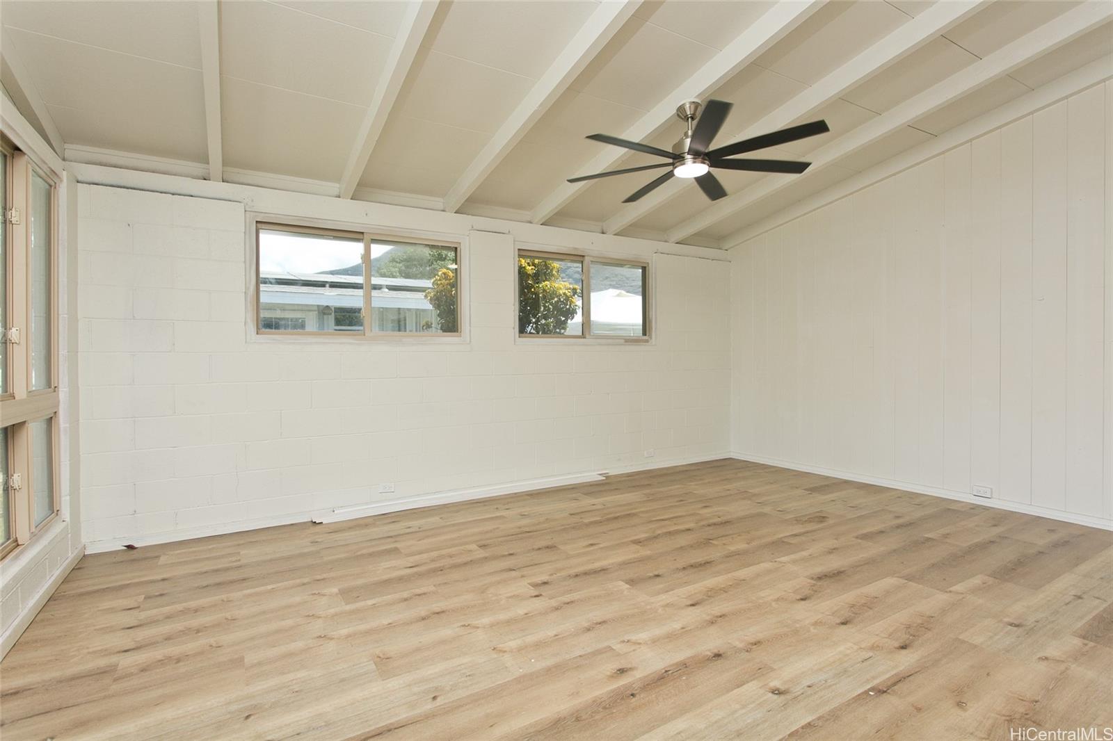 87-1727  Mohihi Street Maili, Leeward home - photo 2 of 21