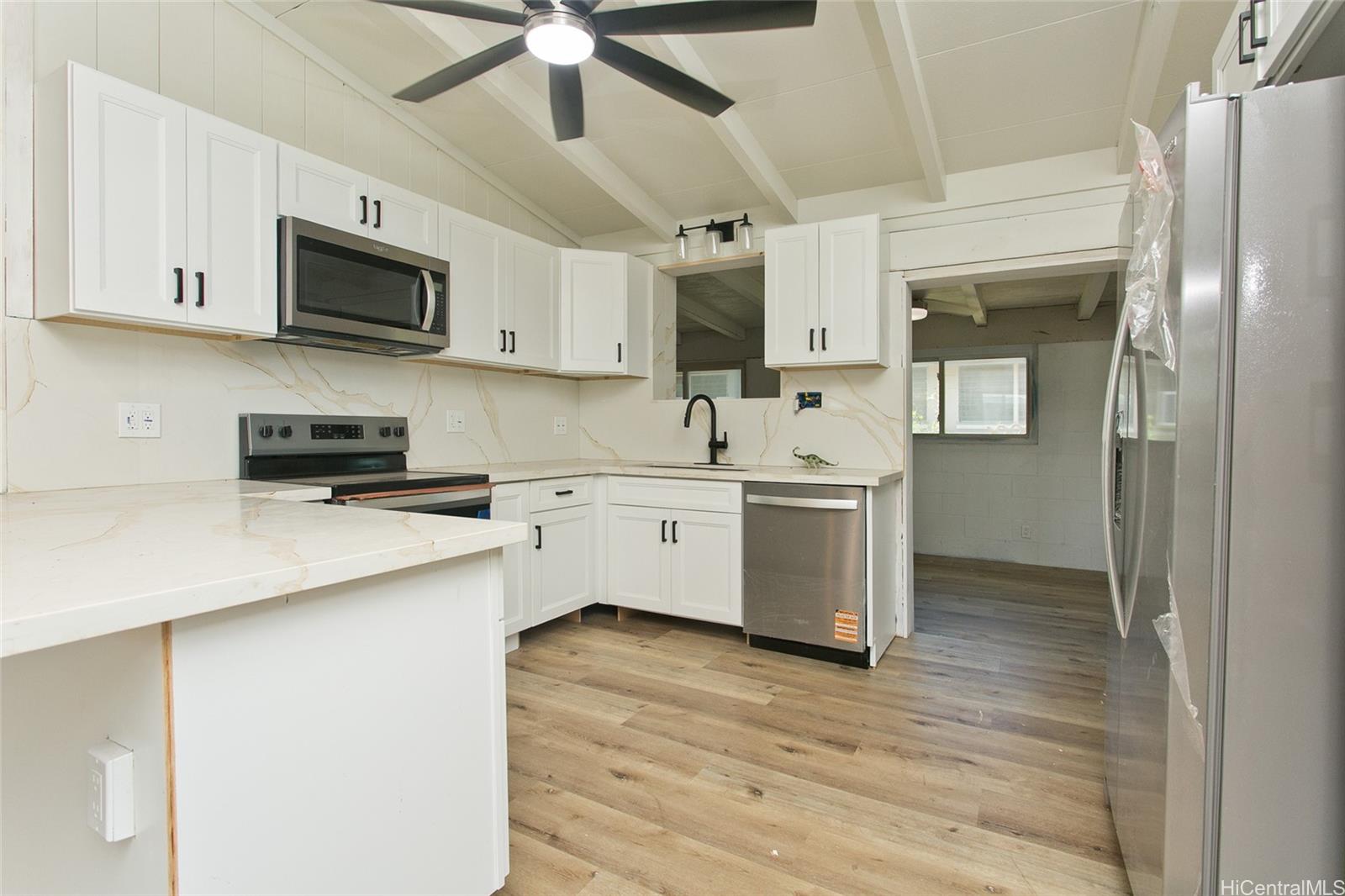 87-1727  Mohihi Street Maili, Leeward home - photo 3 of 21