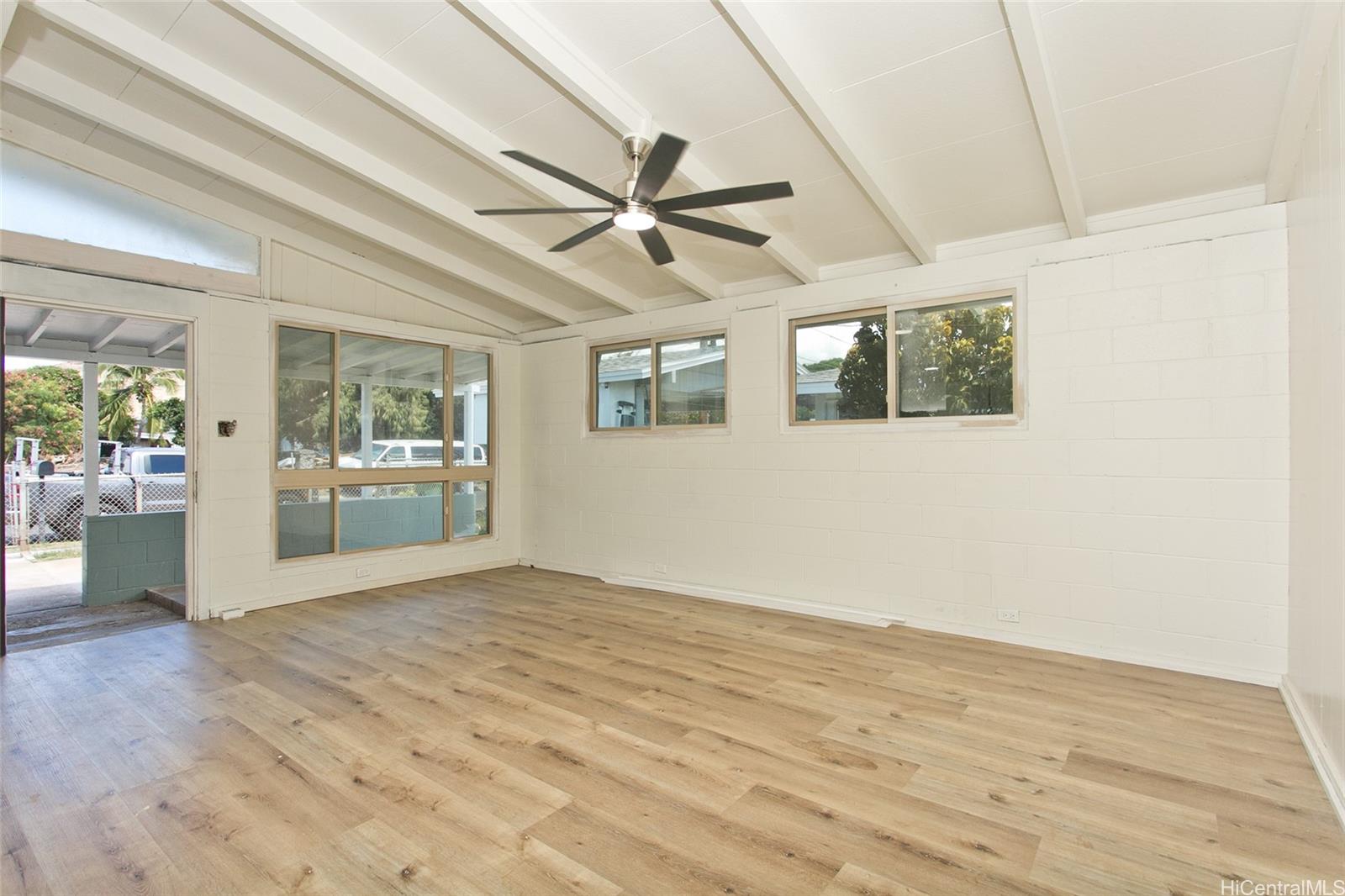 87-1727  Mohihi Street Maili, Leeward home - photo 4 of 15