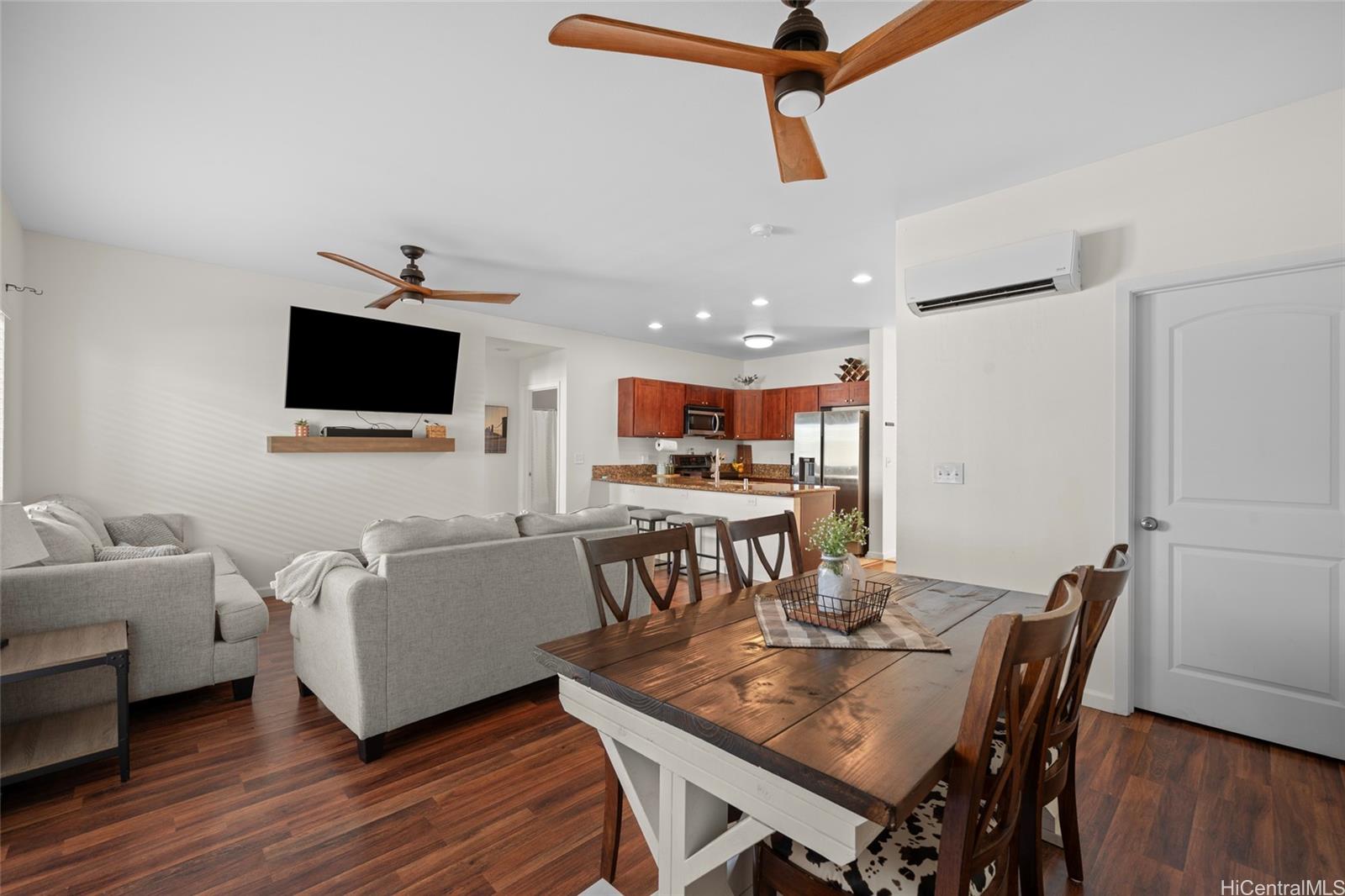 87-176 Maipalaoa Road townhouse # D12, Waianae, Hawaii - photo 3 of 25