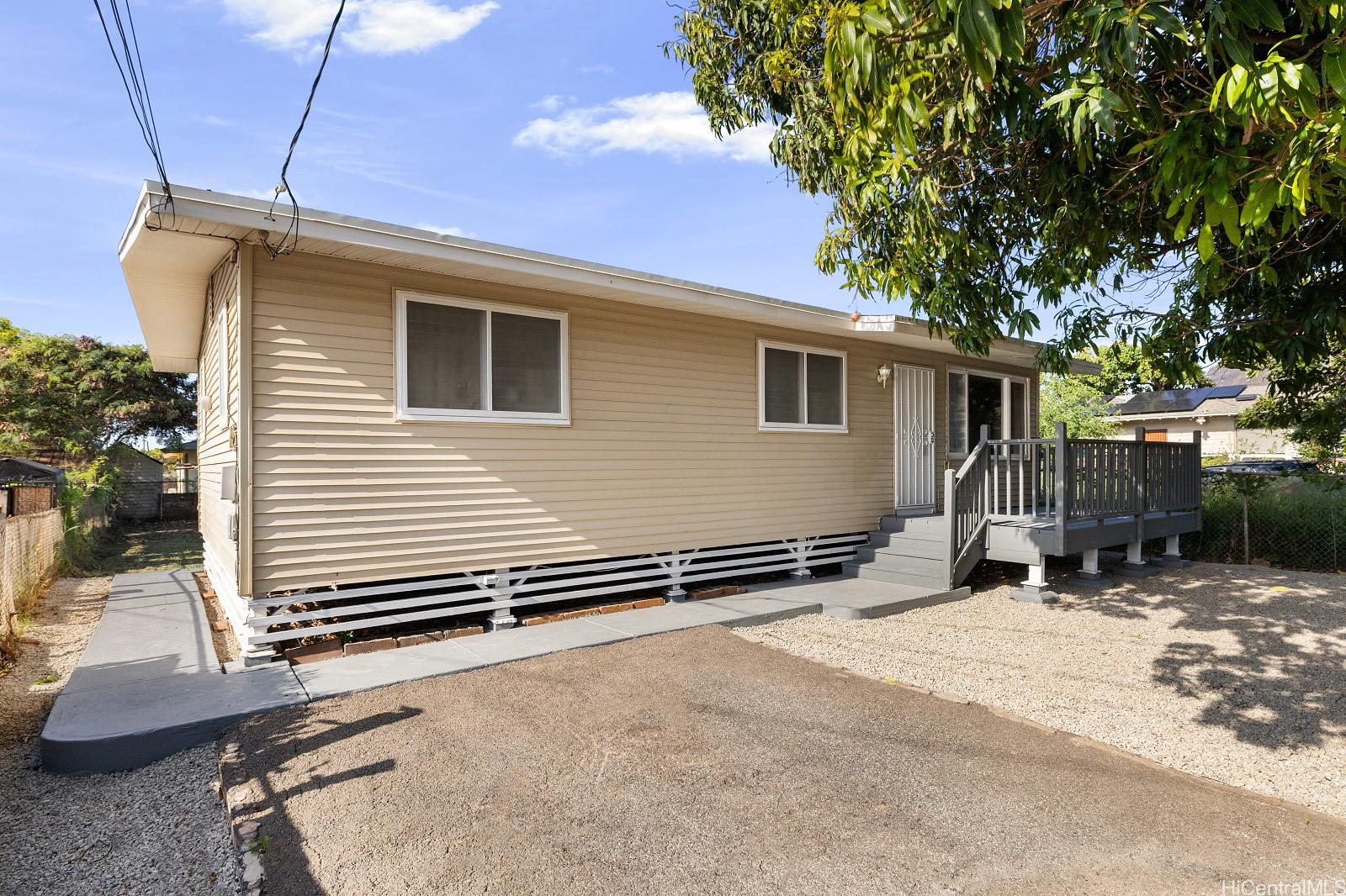 87-1885  Holomalia St Maili, Leeward home - photo 3 of 24