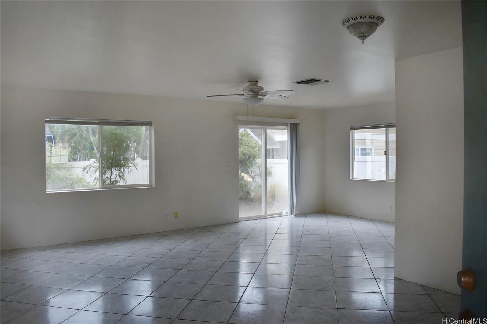 87-1976  Pakeke St Maili, Leeward home - photo 3 of 10