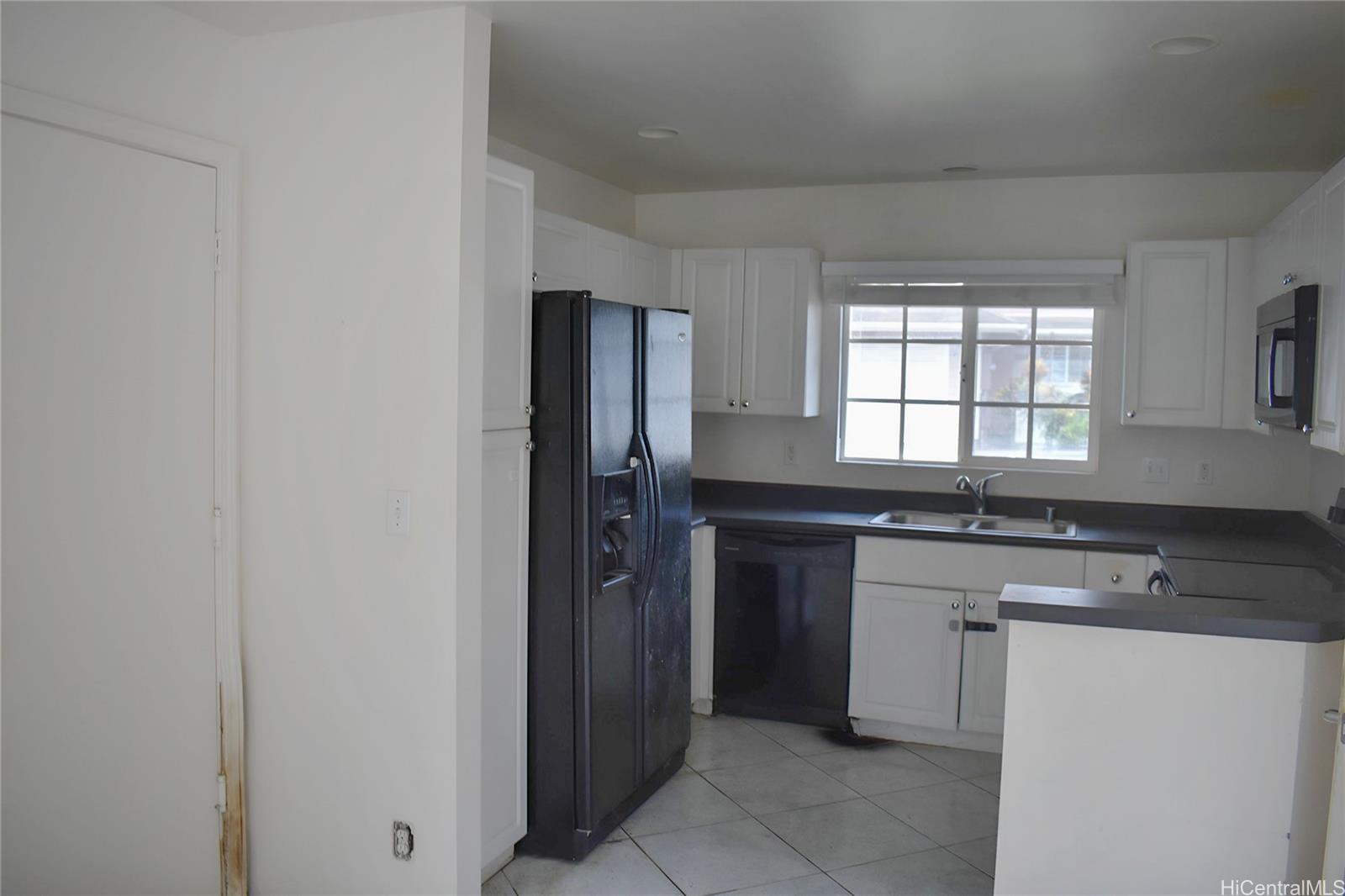 87-1976  Pakeke St Maili, Leeward home - photo 4 of 10