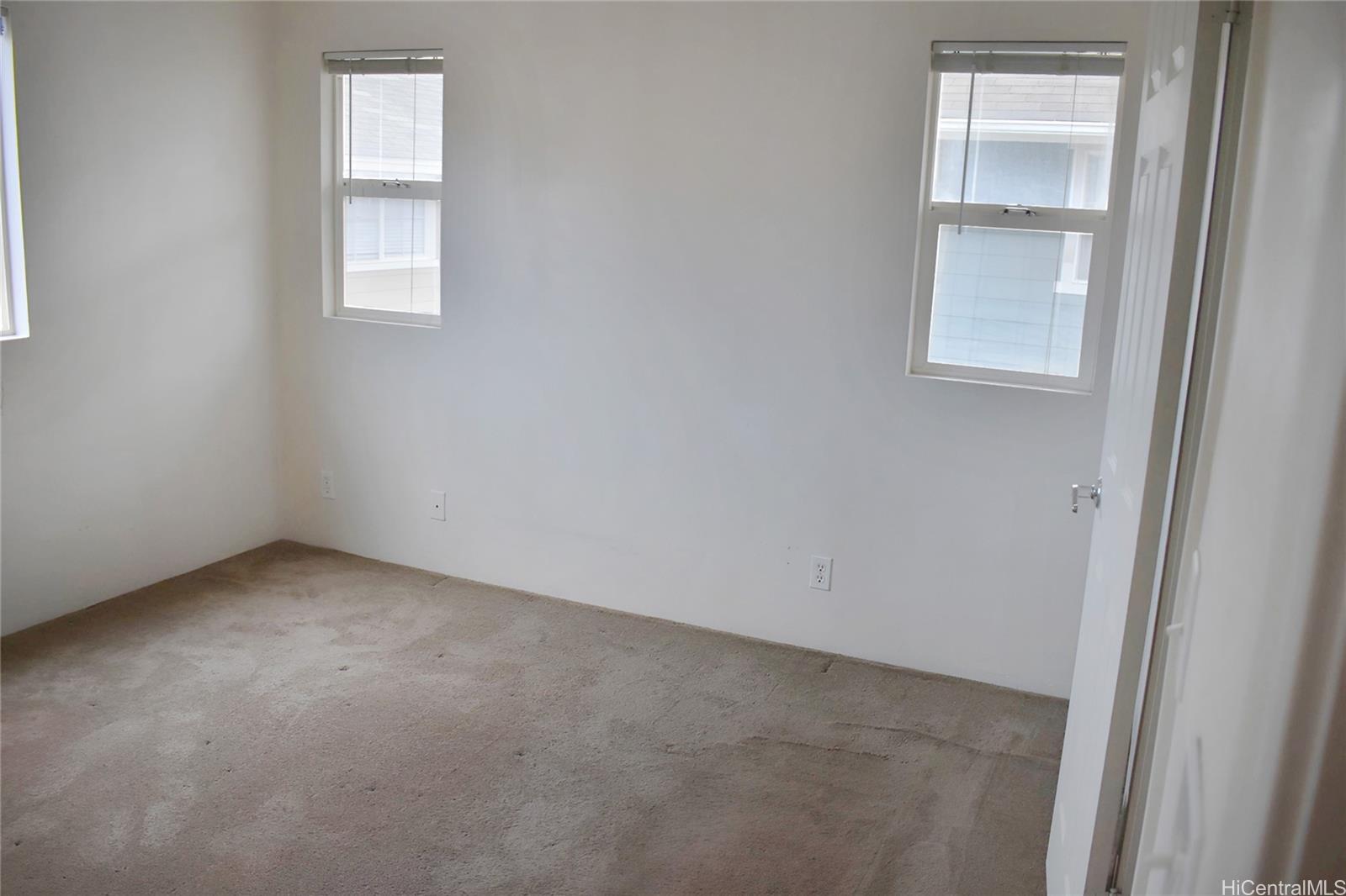 87-1976  Pakeke St Maili, Leeward home - photo 6 of 10