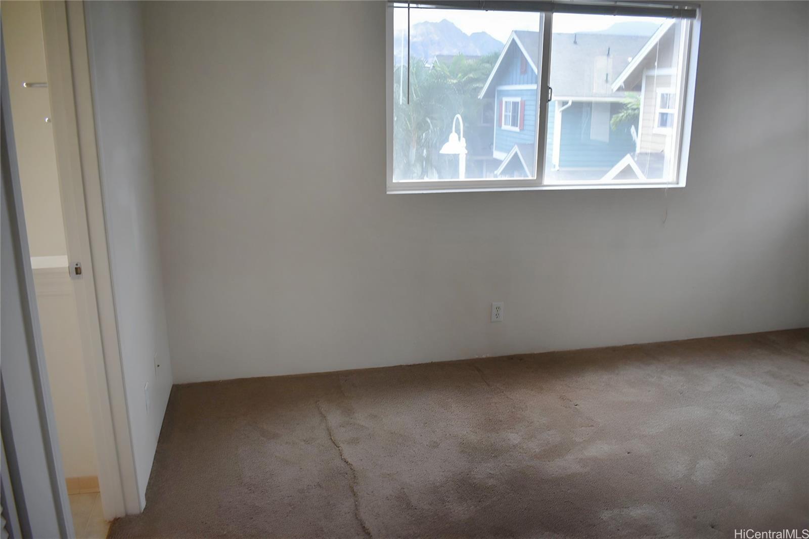 87-1976  Pakeke St Maili, Leeward home - photo 7 of 10