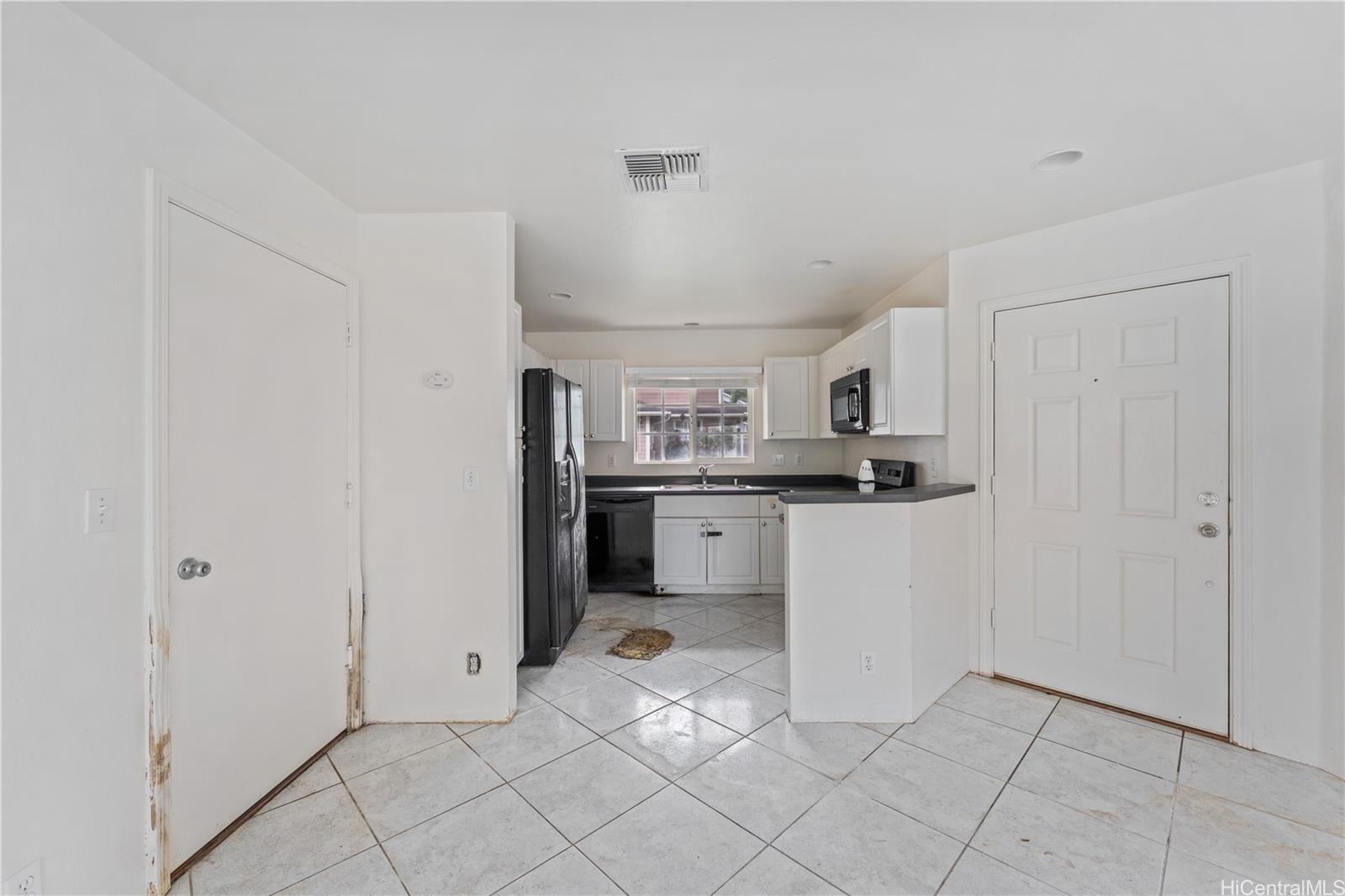 87-1976  Pakeke St Maili, Leeward home - photo 11 of 25